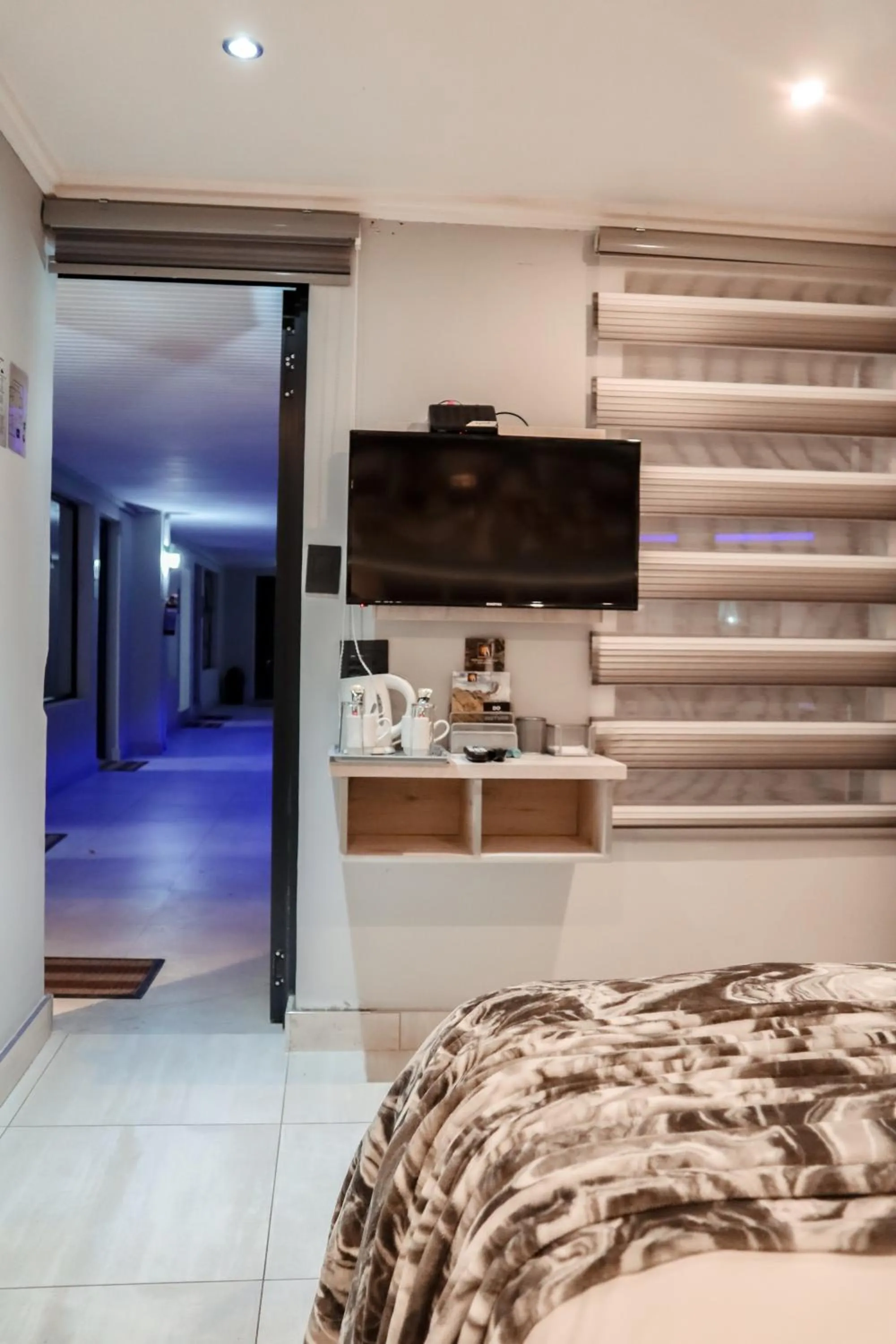 TV and multimedia, Bed in Cascades Guest Lodge