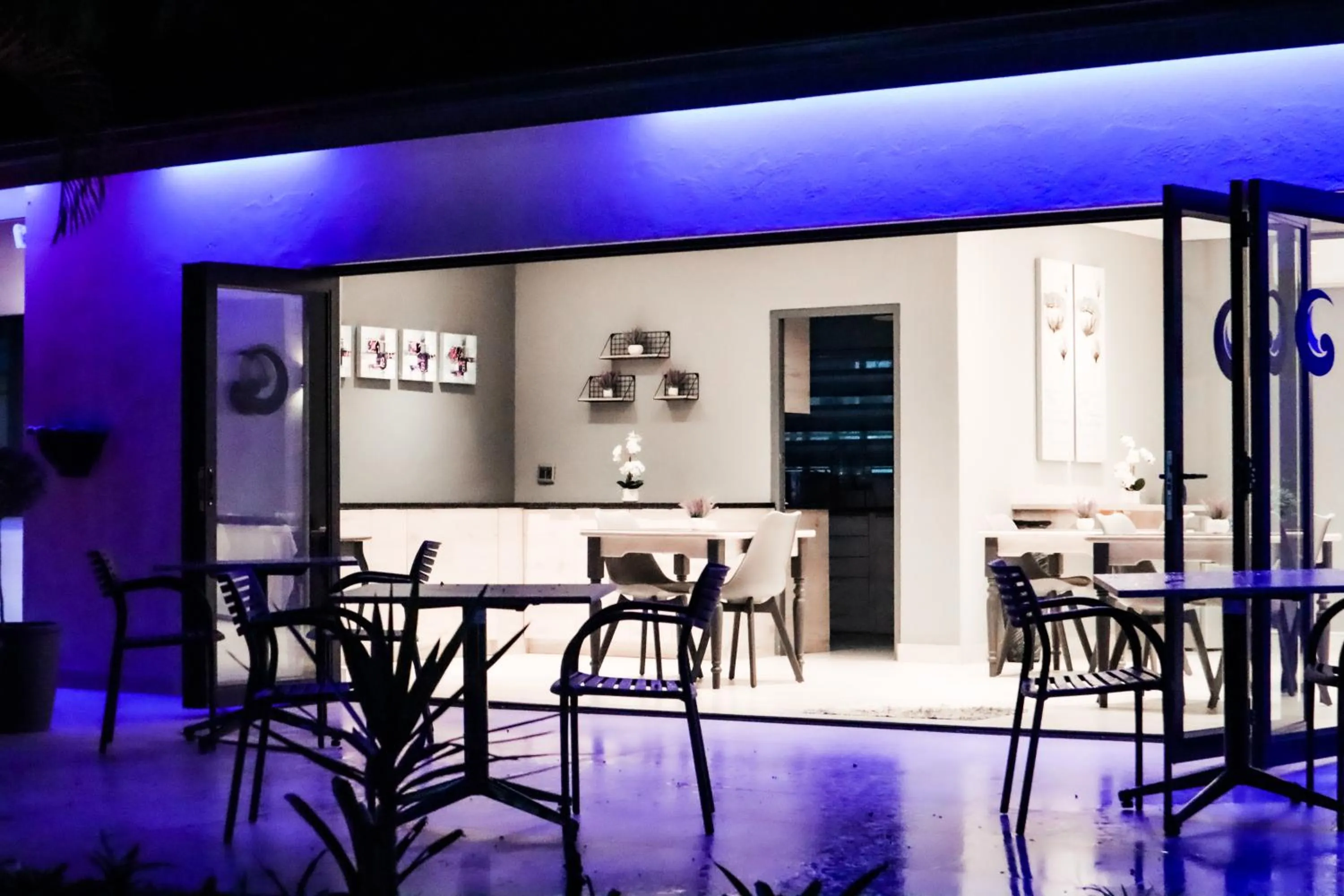 Restaurant/places to eat in Cascades Guest Lodge