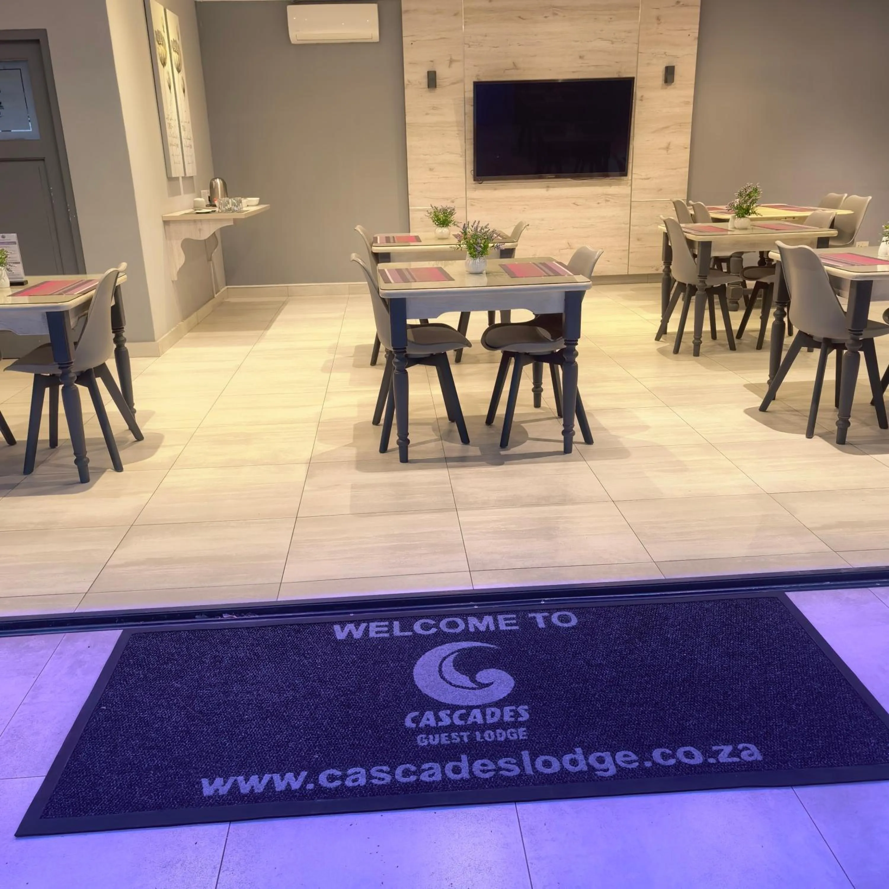 Dining area in Cascades Guest Lodge