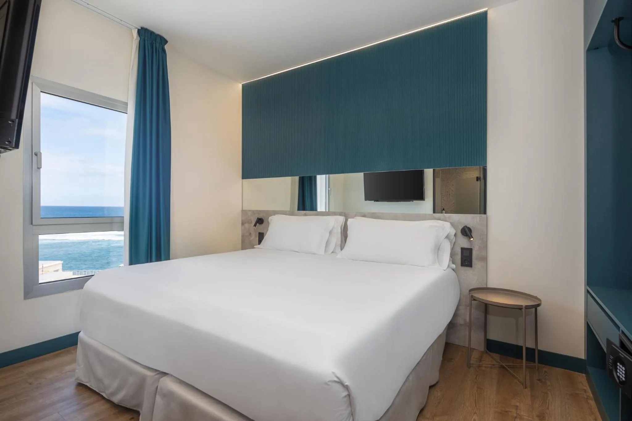 City view, Bed in Occidental Las Canteras