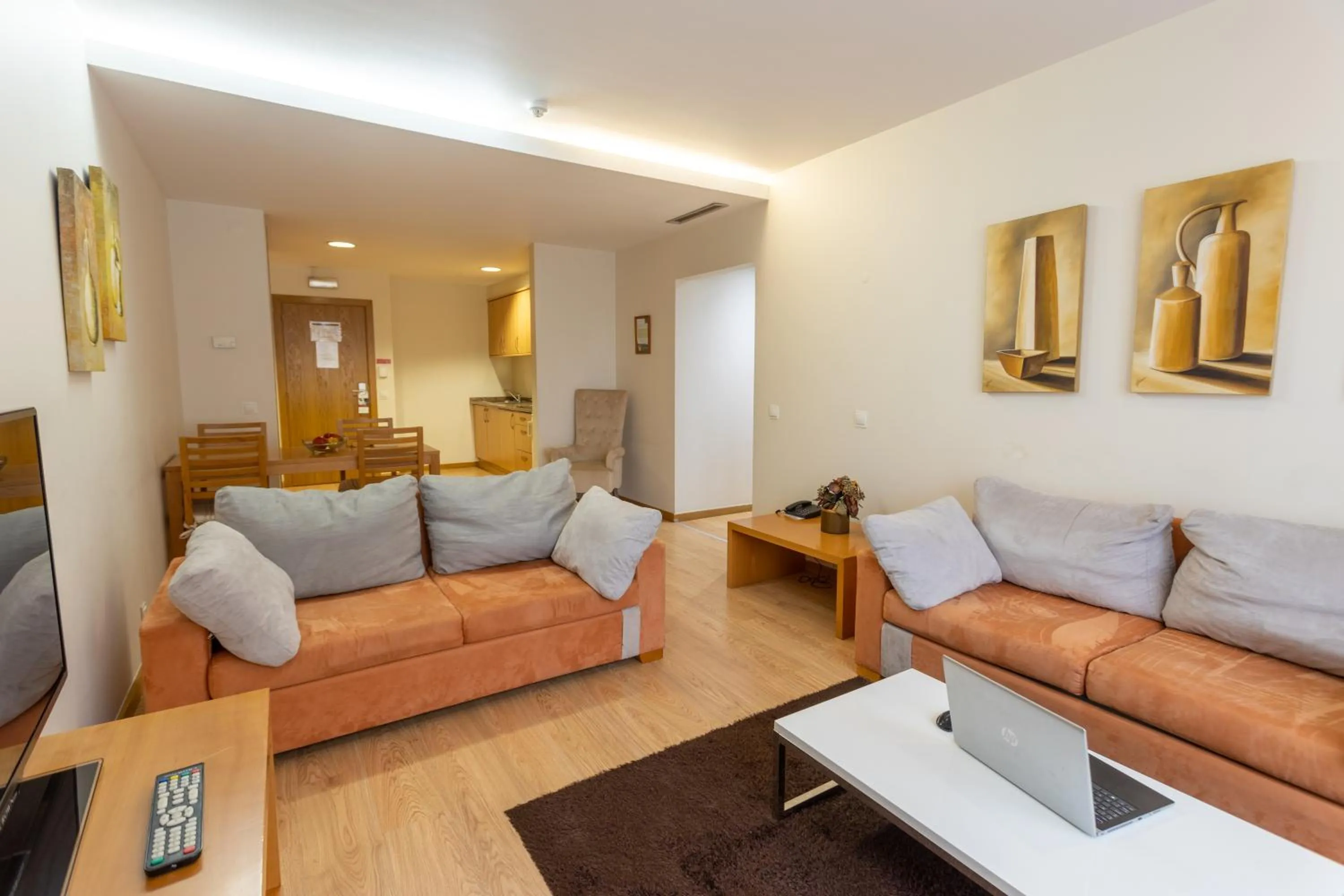 TV and multimedia in Eurosol Residence Hotel Apartamento