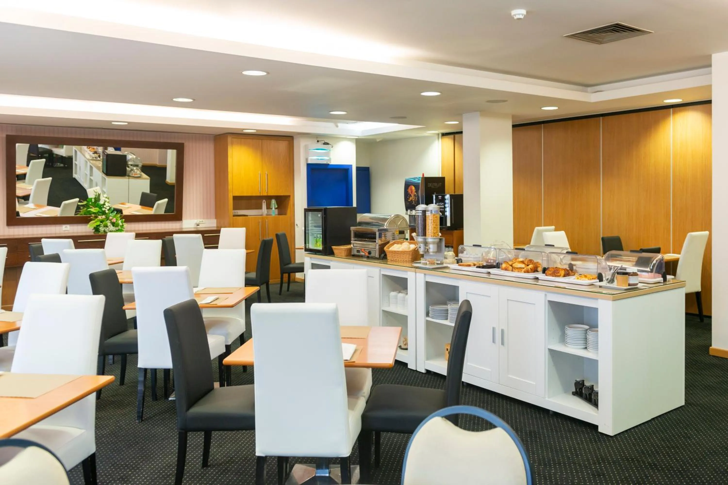 Food in Eurosol Residence Hotel Apartamento