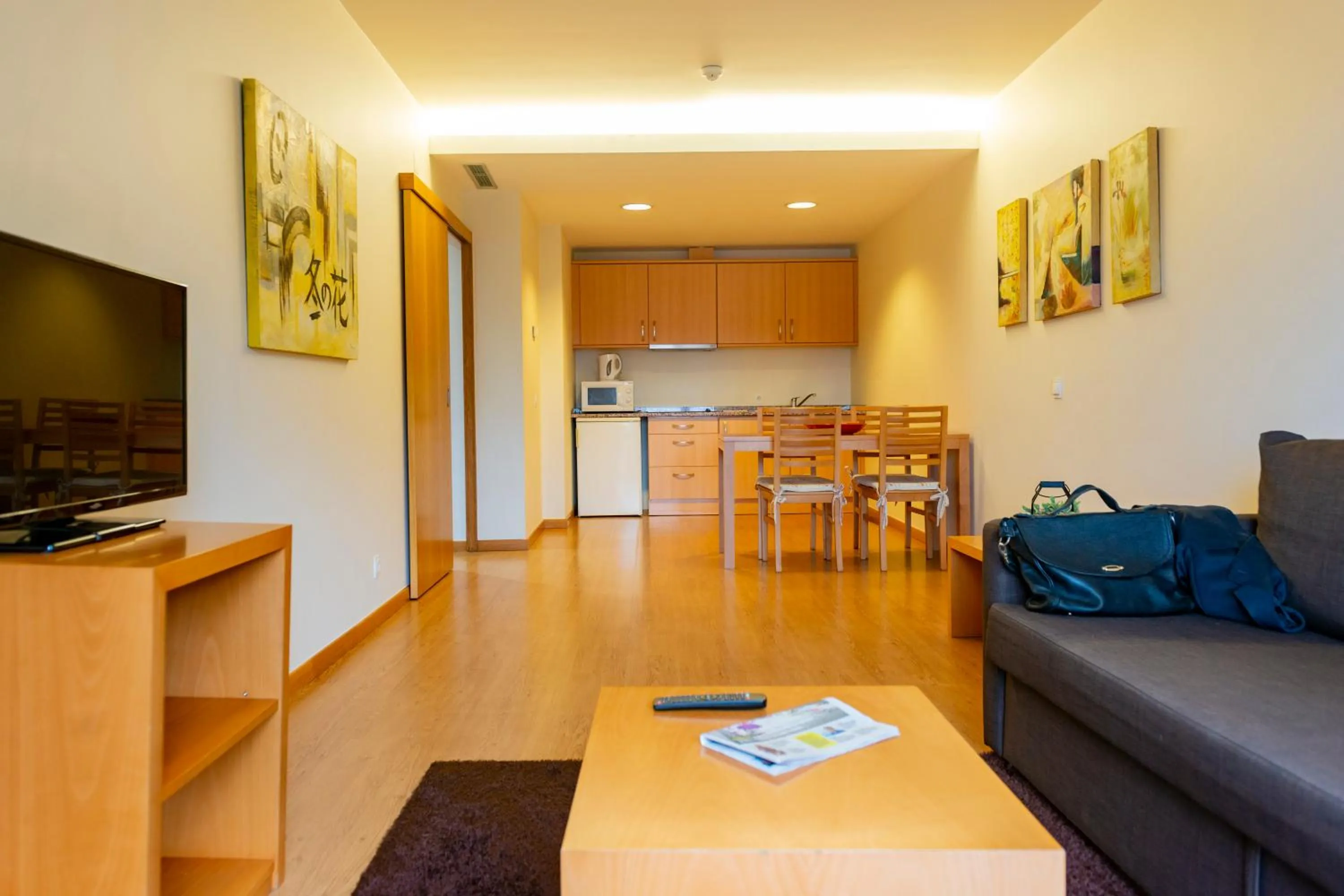 TV and multimedia in Eurosol Residence Hotel Apartamento