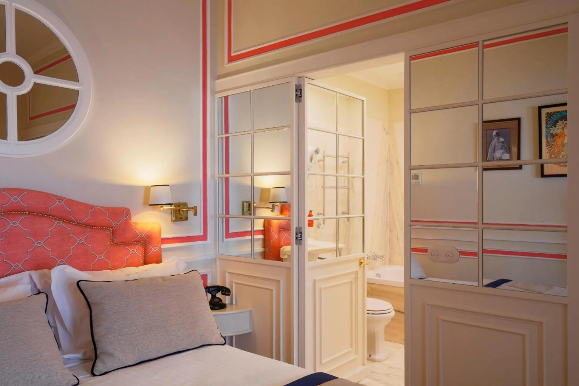 Bed in Grande Hotel do Porto