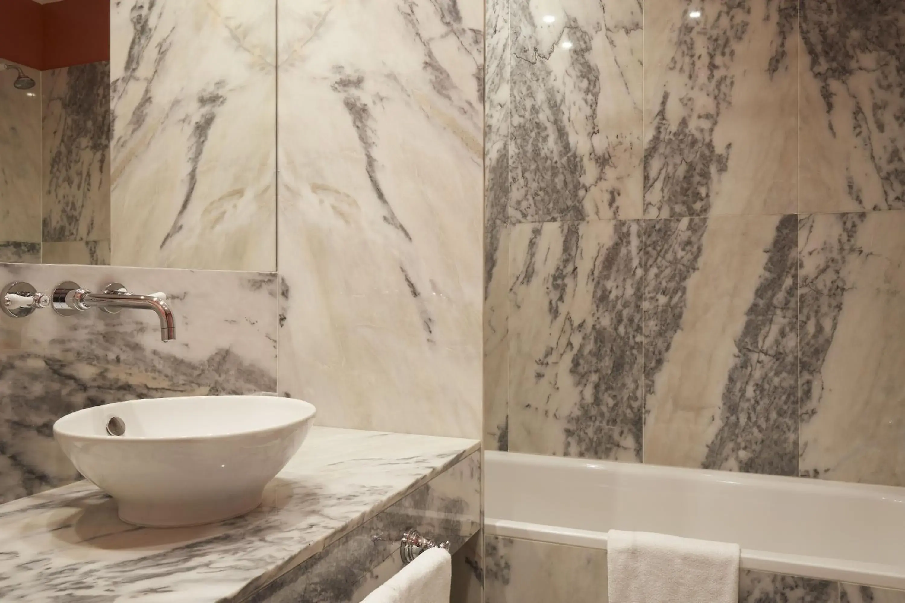 Standard Double Room in Grande Hotel do Porto Standard Double Room in Grande Hotel do Porto