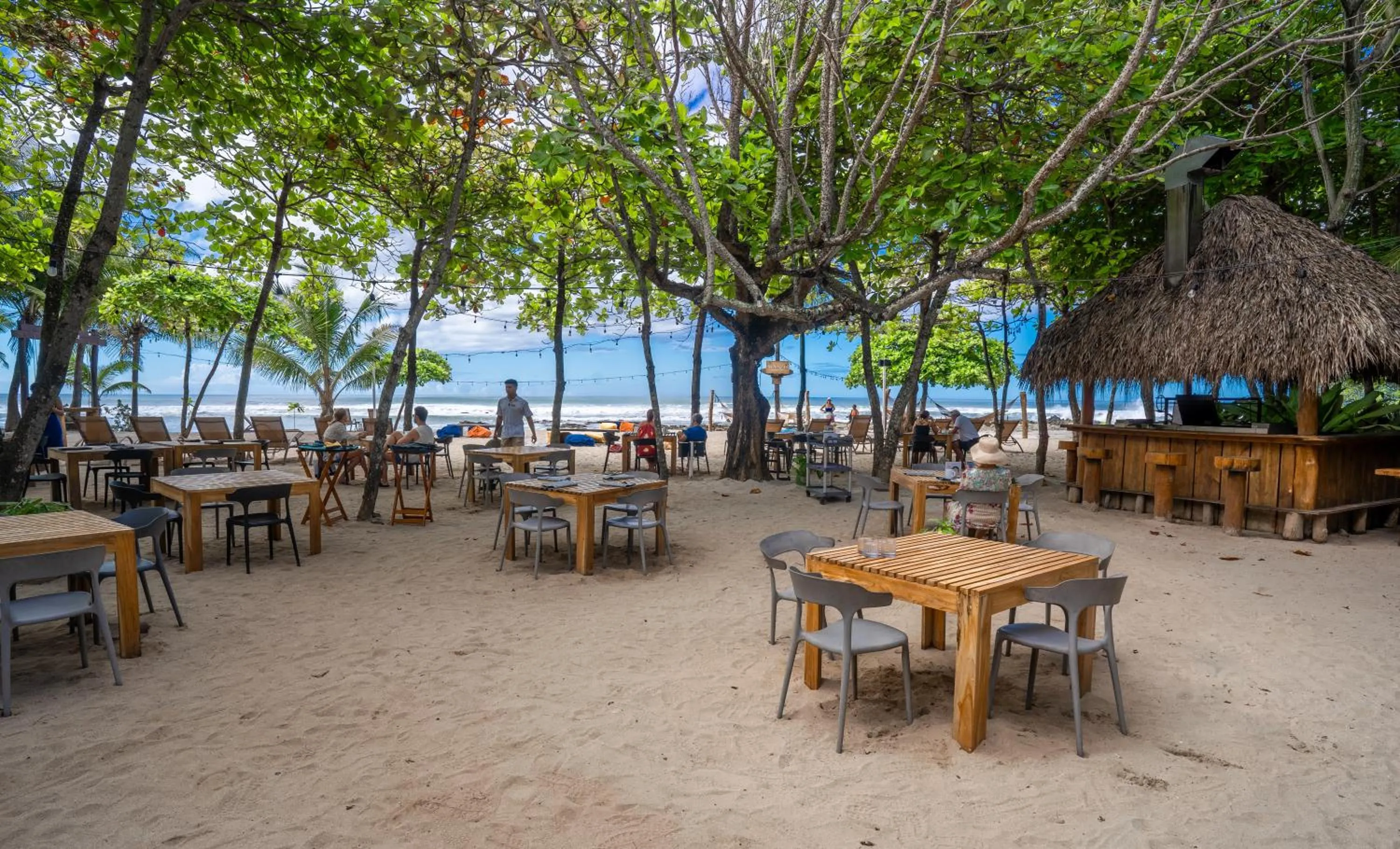 Restaurant/places to eat in Hotel Nantipa - A Tico Beach Experience
