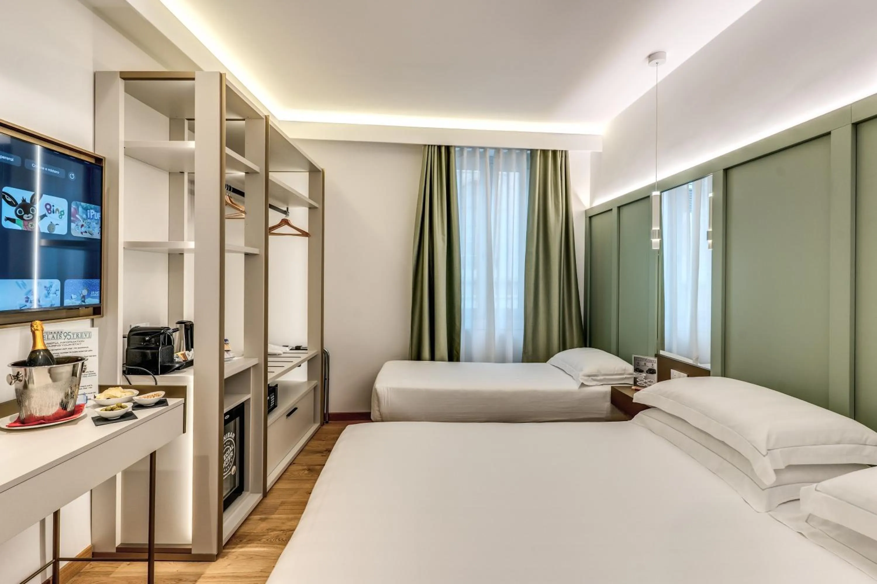 Bed in Relais Trevi 95 Boutique Hotel