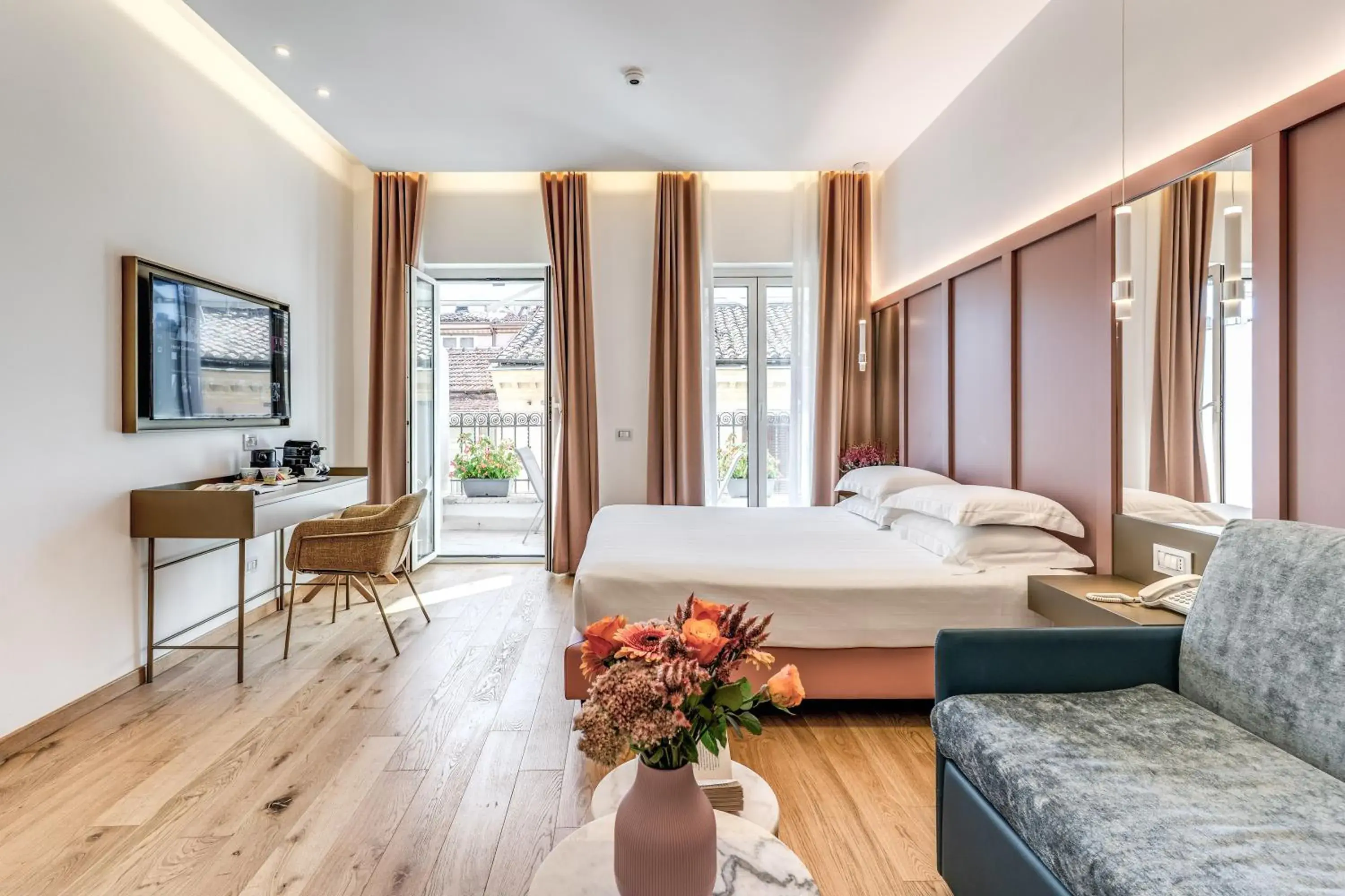 Photo of the whole room, Bed in Relais Trevi 95 Boutique Hotel Photo of the whole room, Bed in Relais Trevi 95 Boutique Hotel