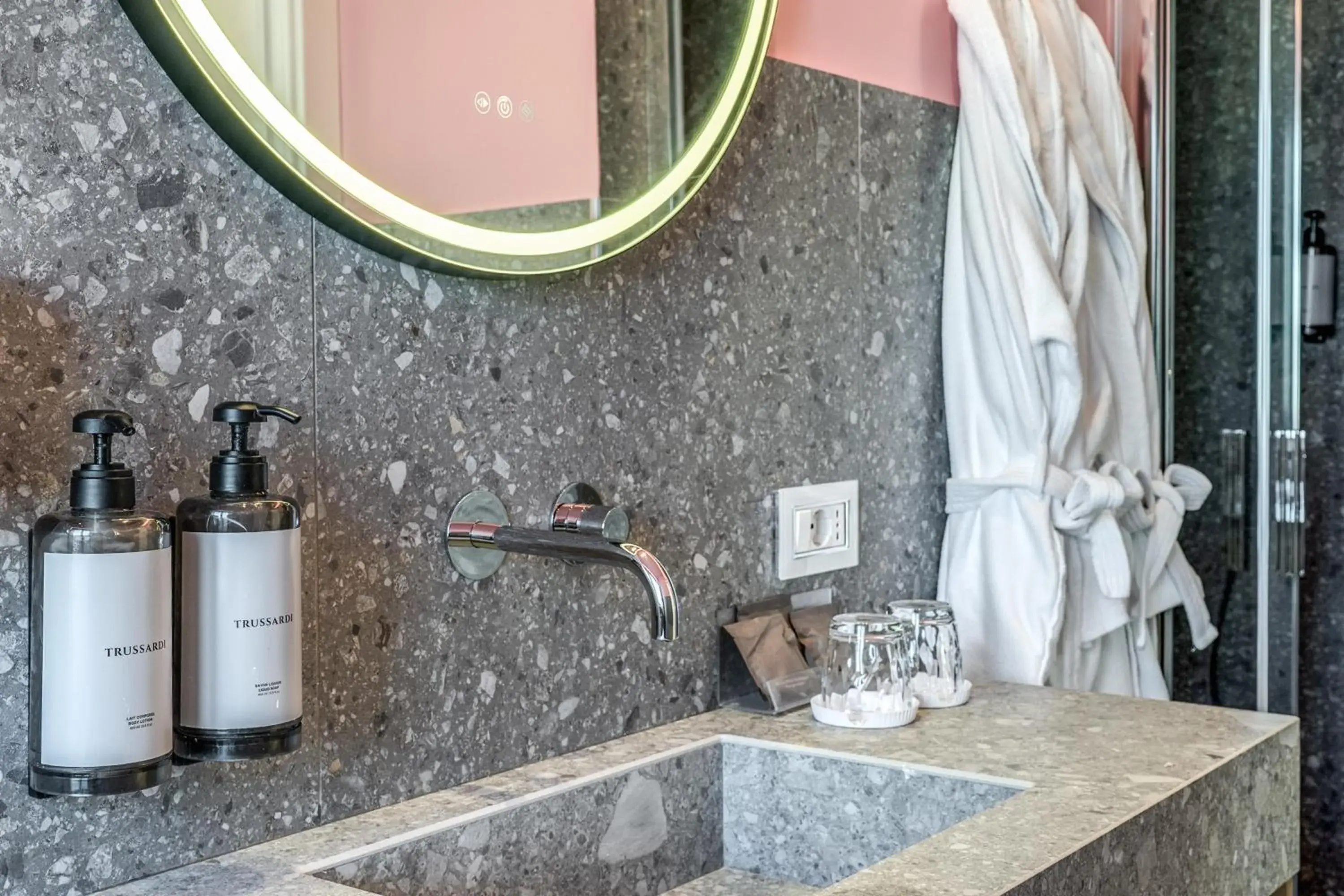 Bathroom in Relais Trevi 95 Boutique Hotel Bathroom in Relais Trevi 95 Boutique Hotel