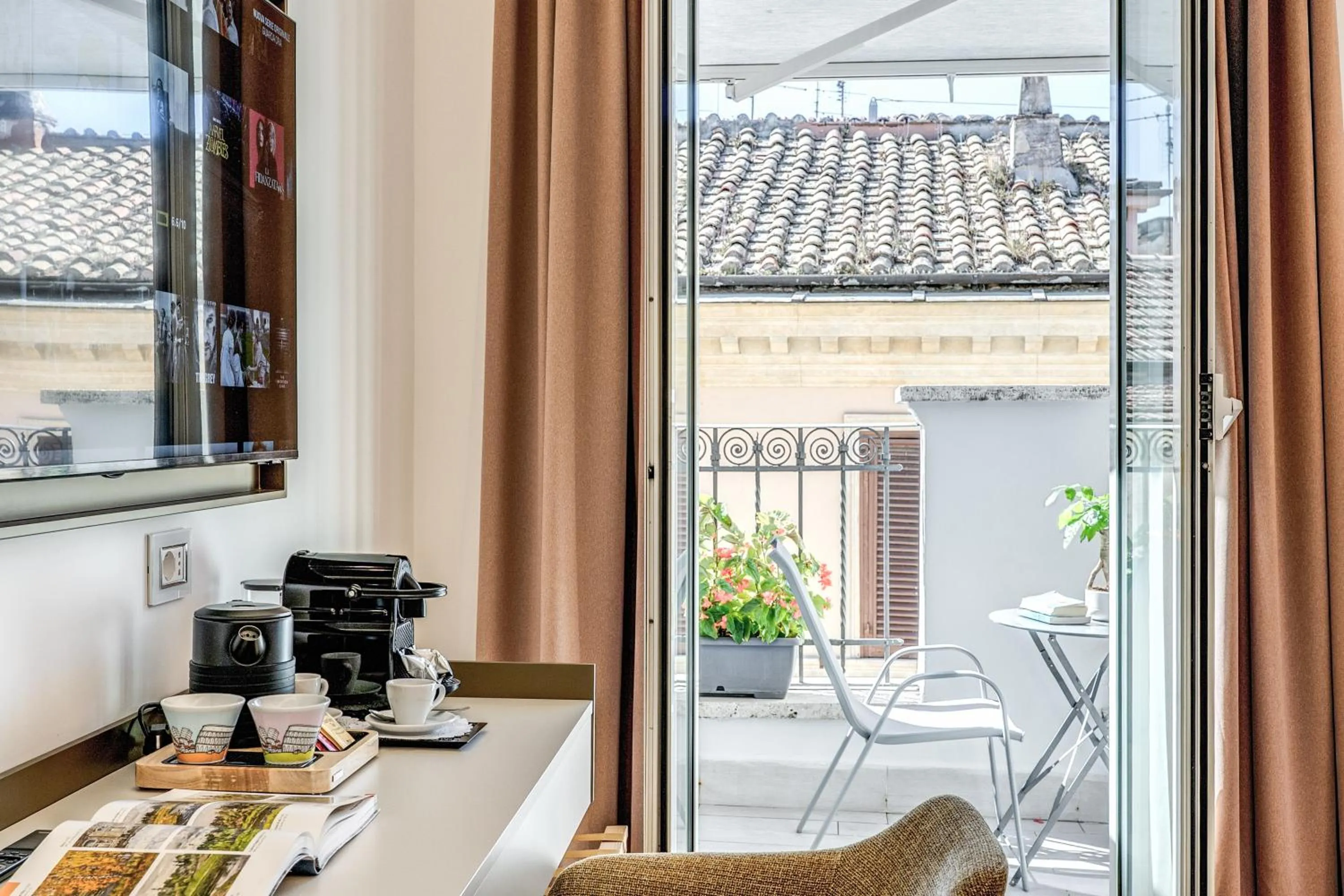 Balcony/Terrace in Relais Trevi 95 Boutique Hotel