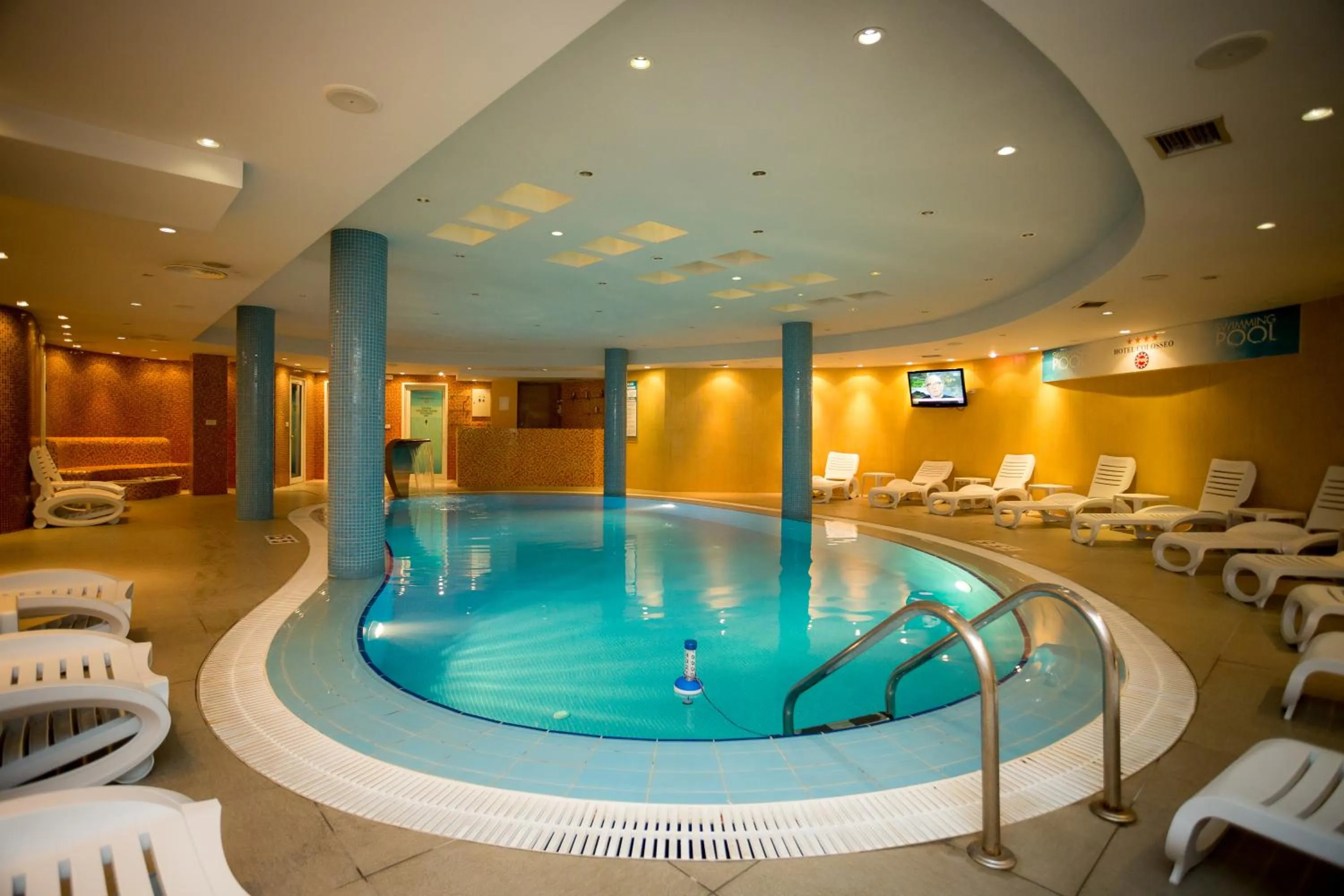 Swimming pool in Hotel Colosseo & Spa
