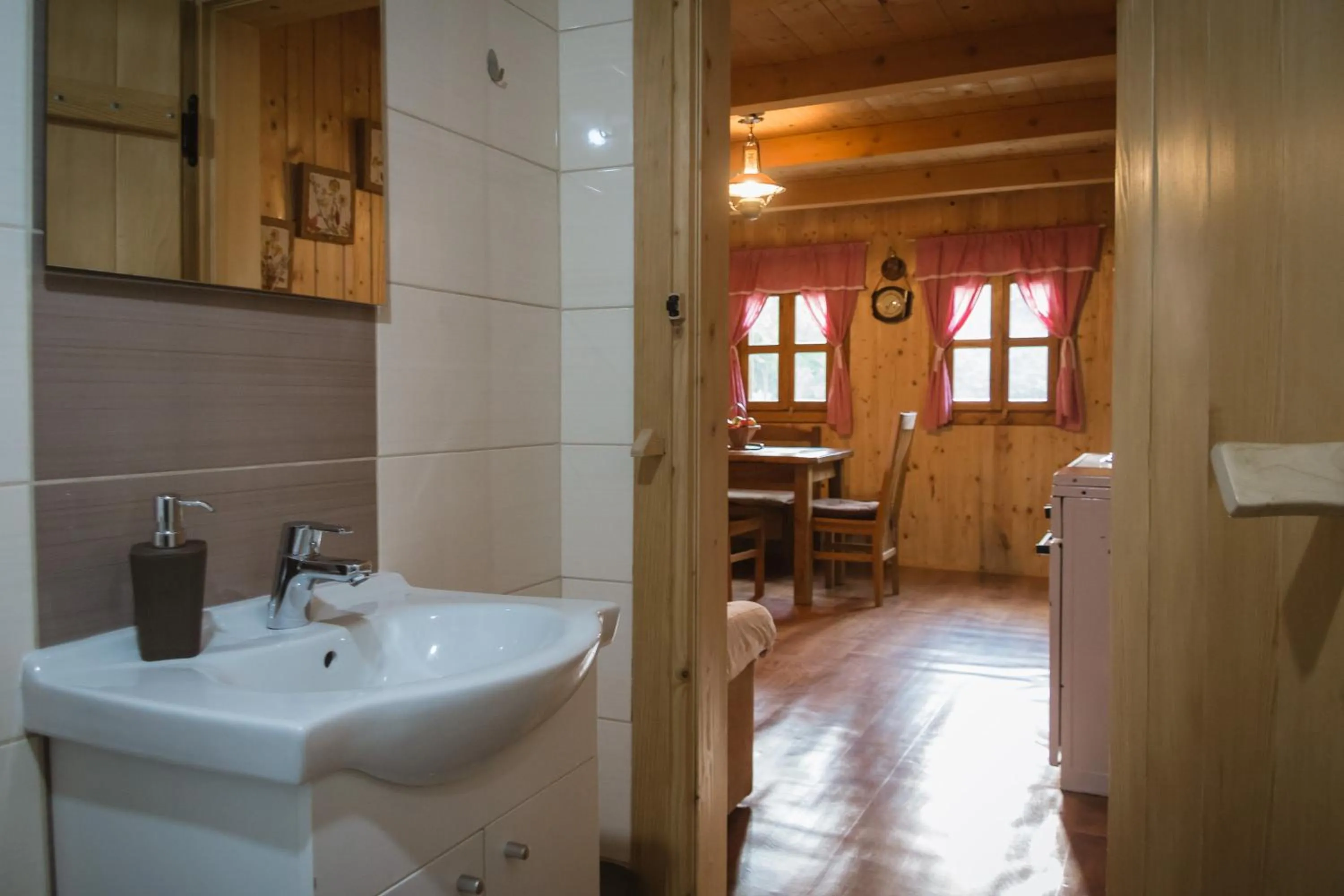 Photo of the whole room in Kuća za odmor Cindrić