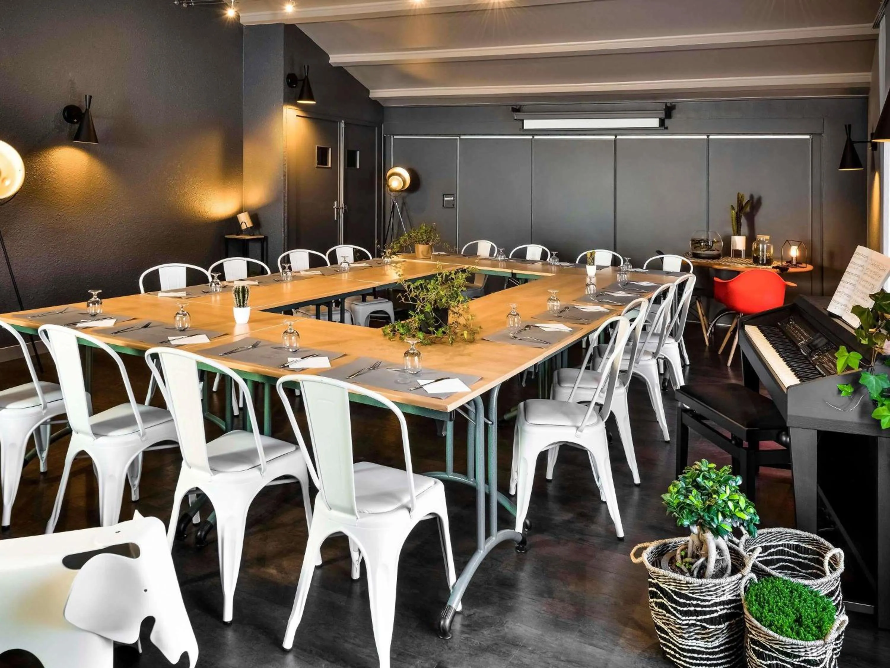 Meeting/conference room in ibis Macon Sud Crêches