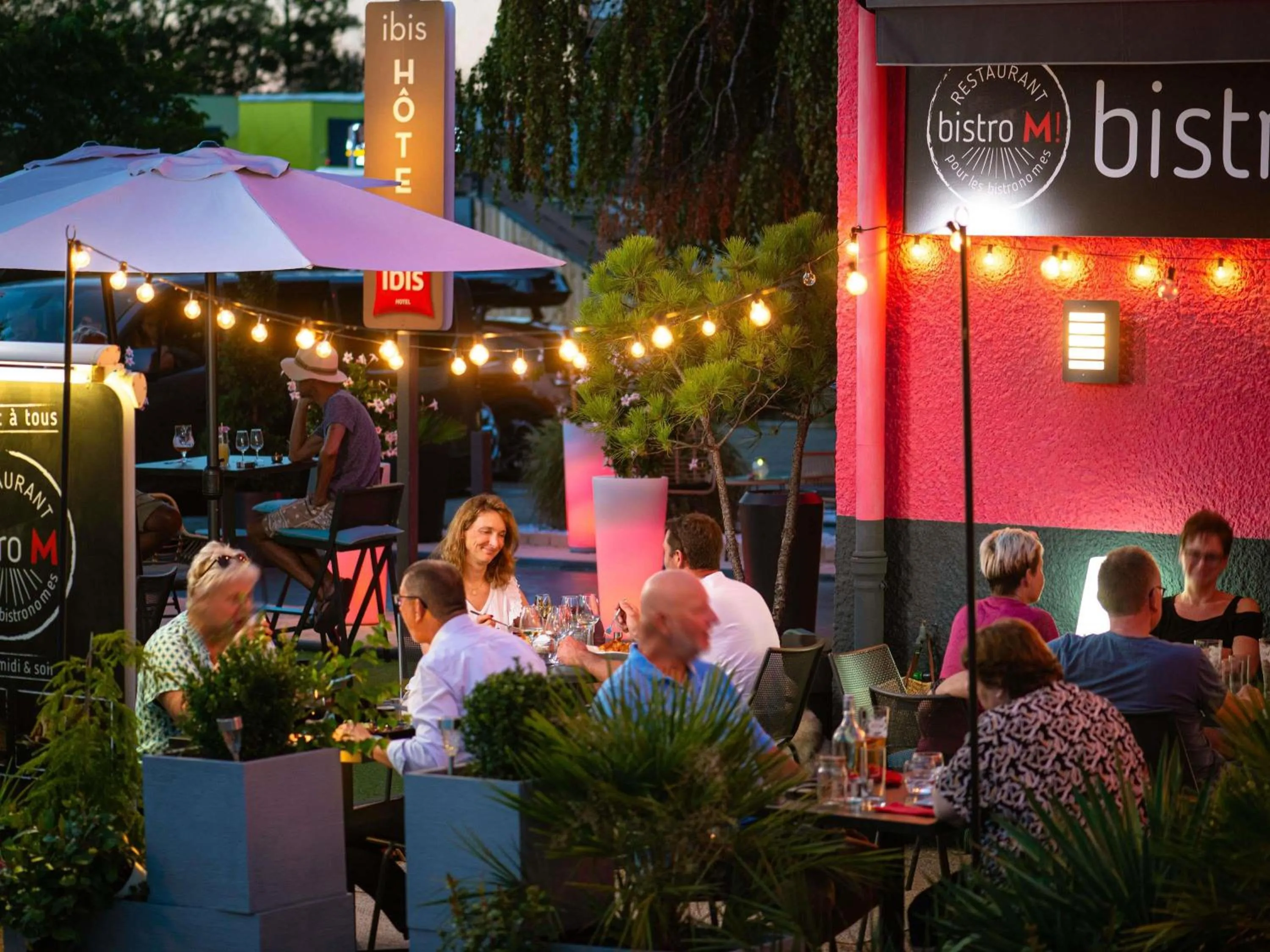 Restaurant/places to eat in ibis Macon Sud Crêches