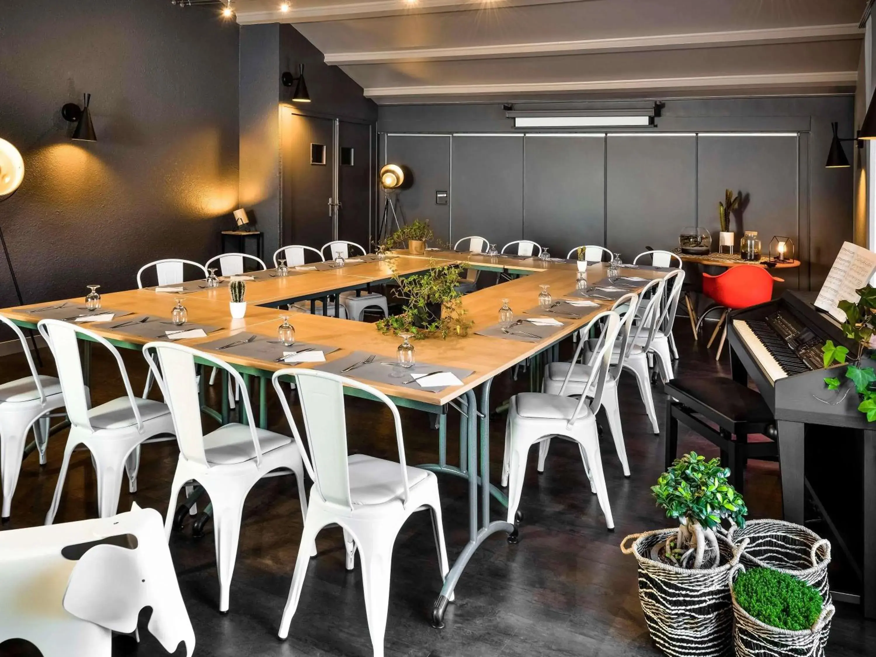 Restaurant/places to eat in ibis Macon Sud Crêches Restaurant/places to eat in ibis Macon Sud Crêches