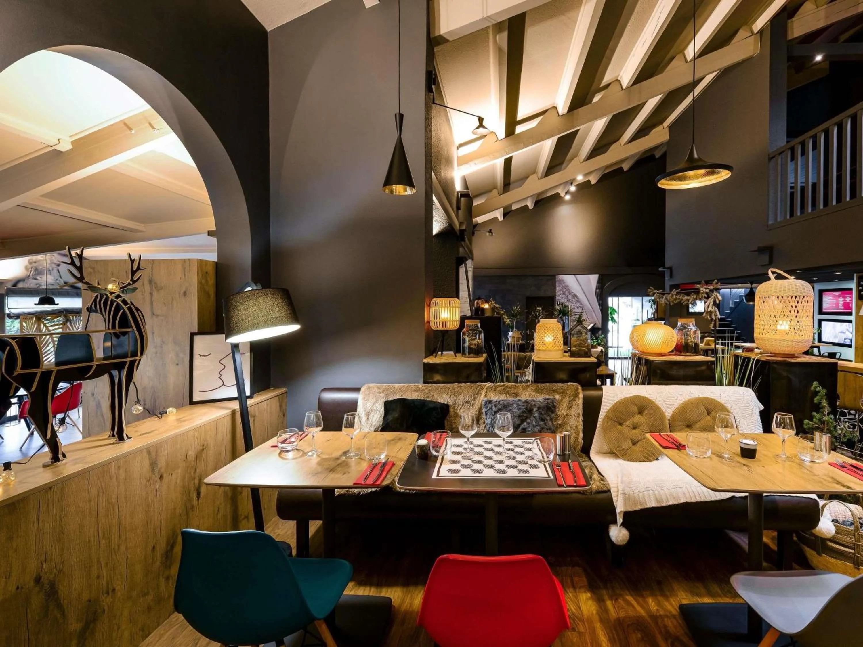 Restaurant/places to eat in ibis Macon Sud Crêches