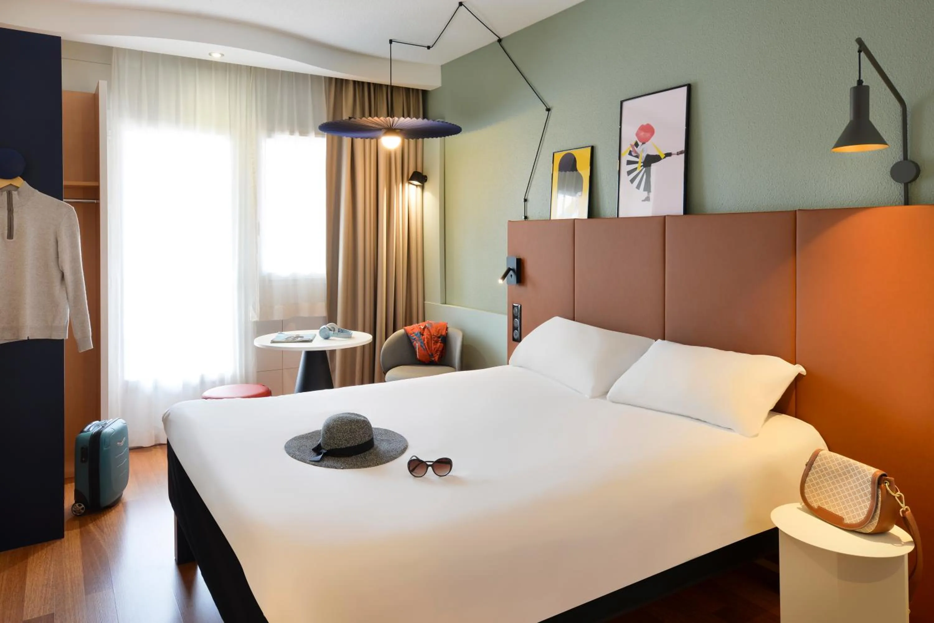 Bedroom, Bed in ibis Macon Sud Crêches