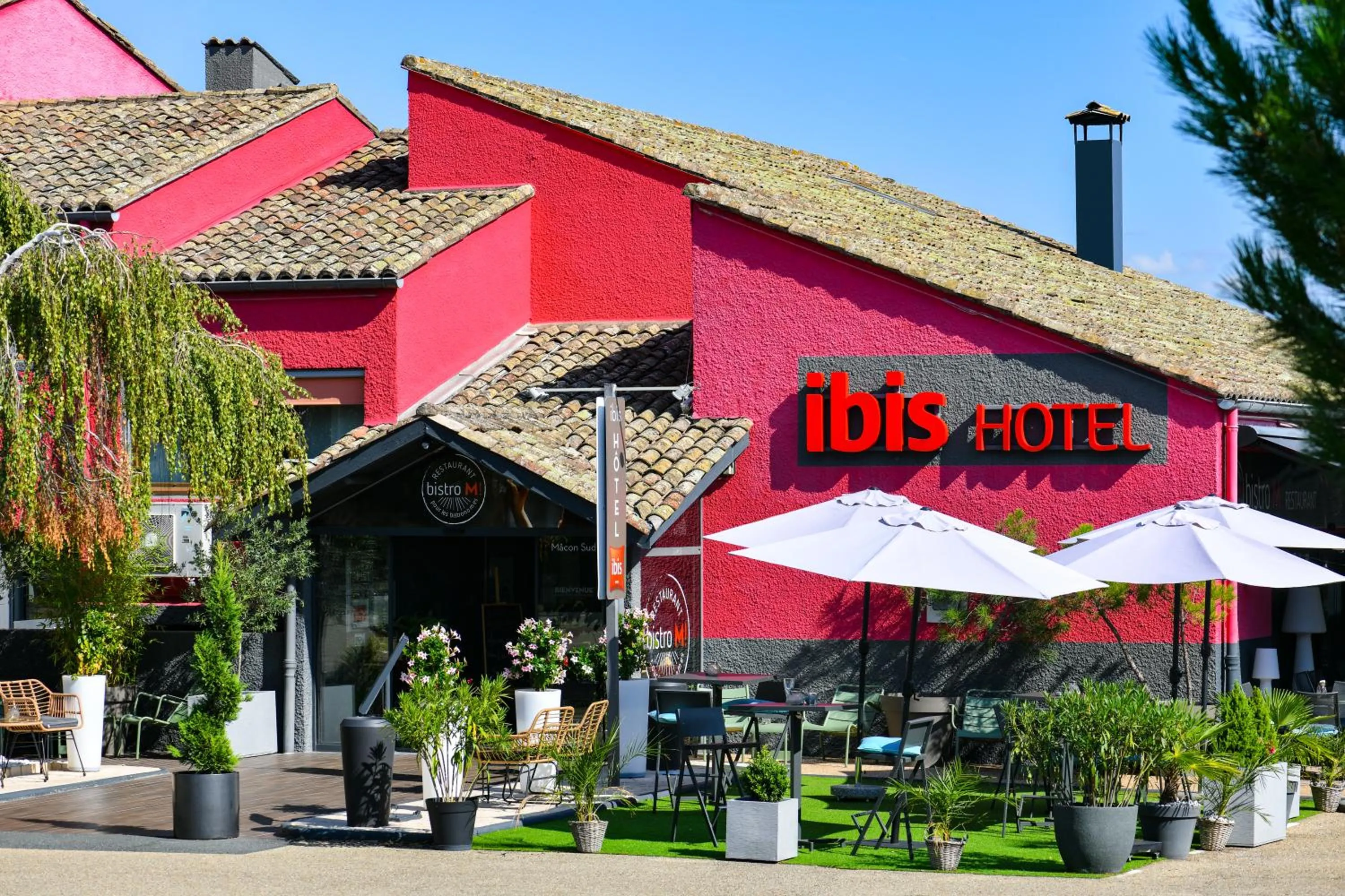 Property building in ibis Macon Sud Crêches