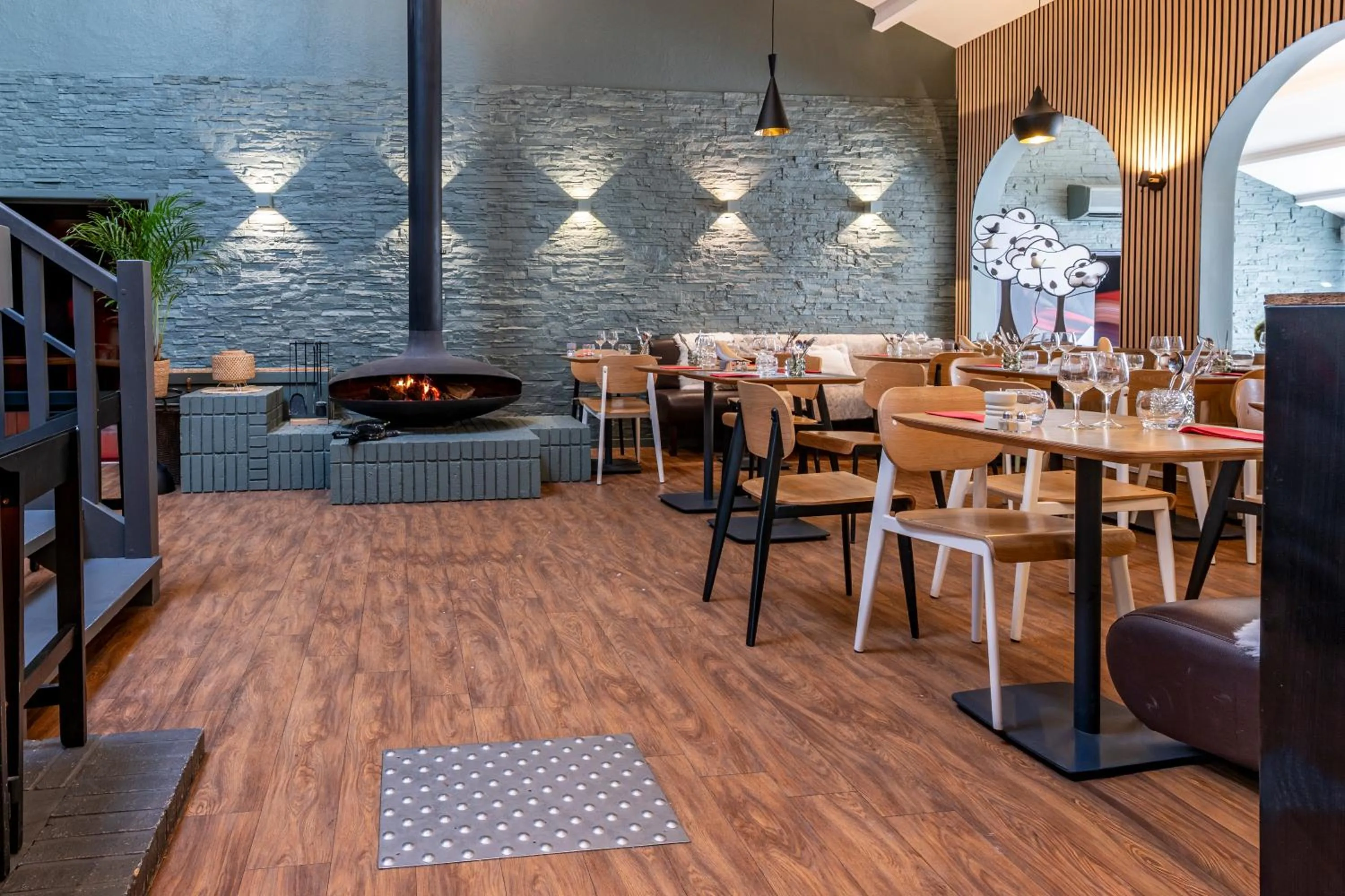 Restaurant/places to eat in ibis Macon Sud Crêches