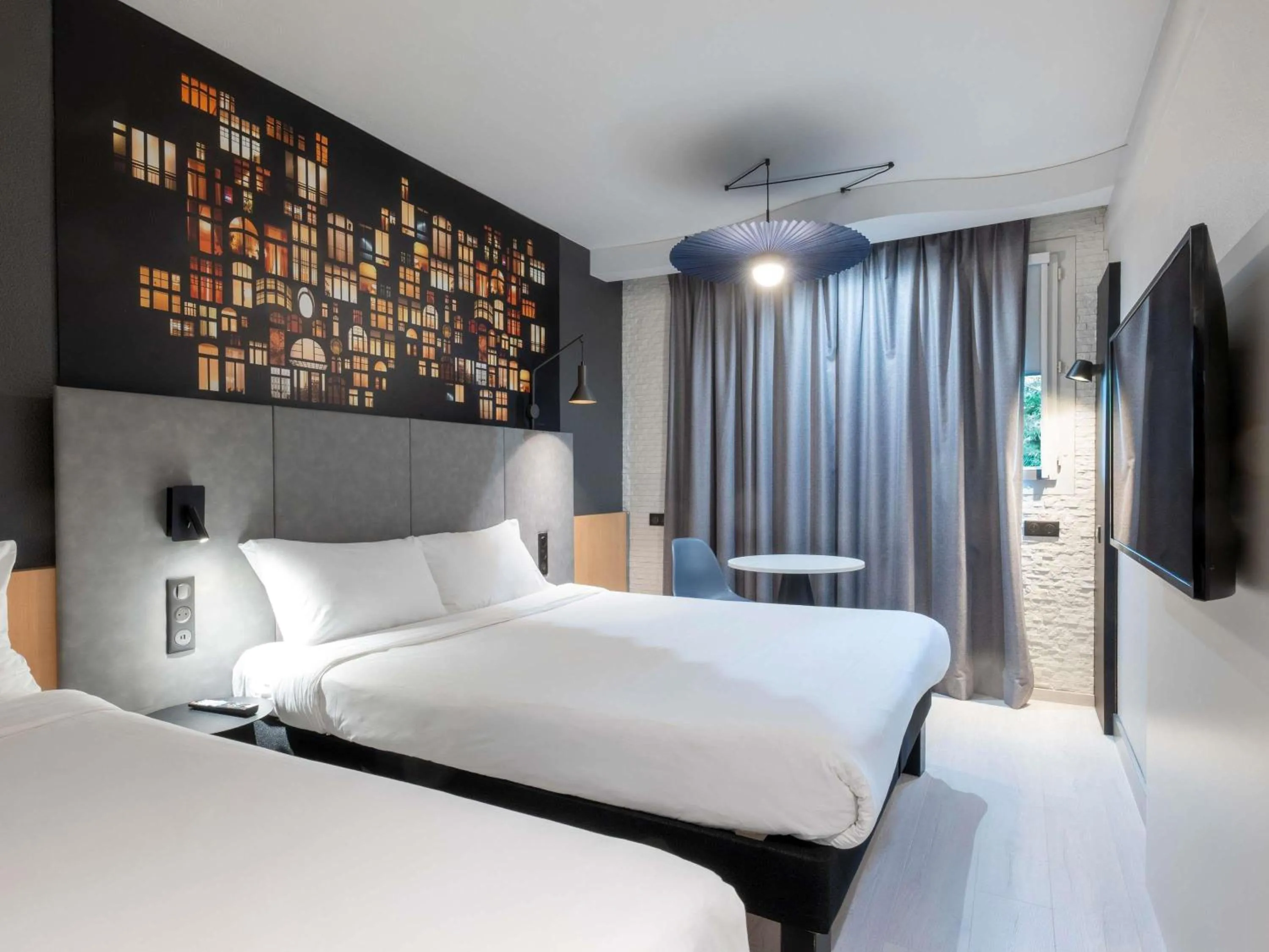 Bedroom, Bed in ibis Macon Sud Crêches