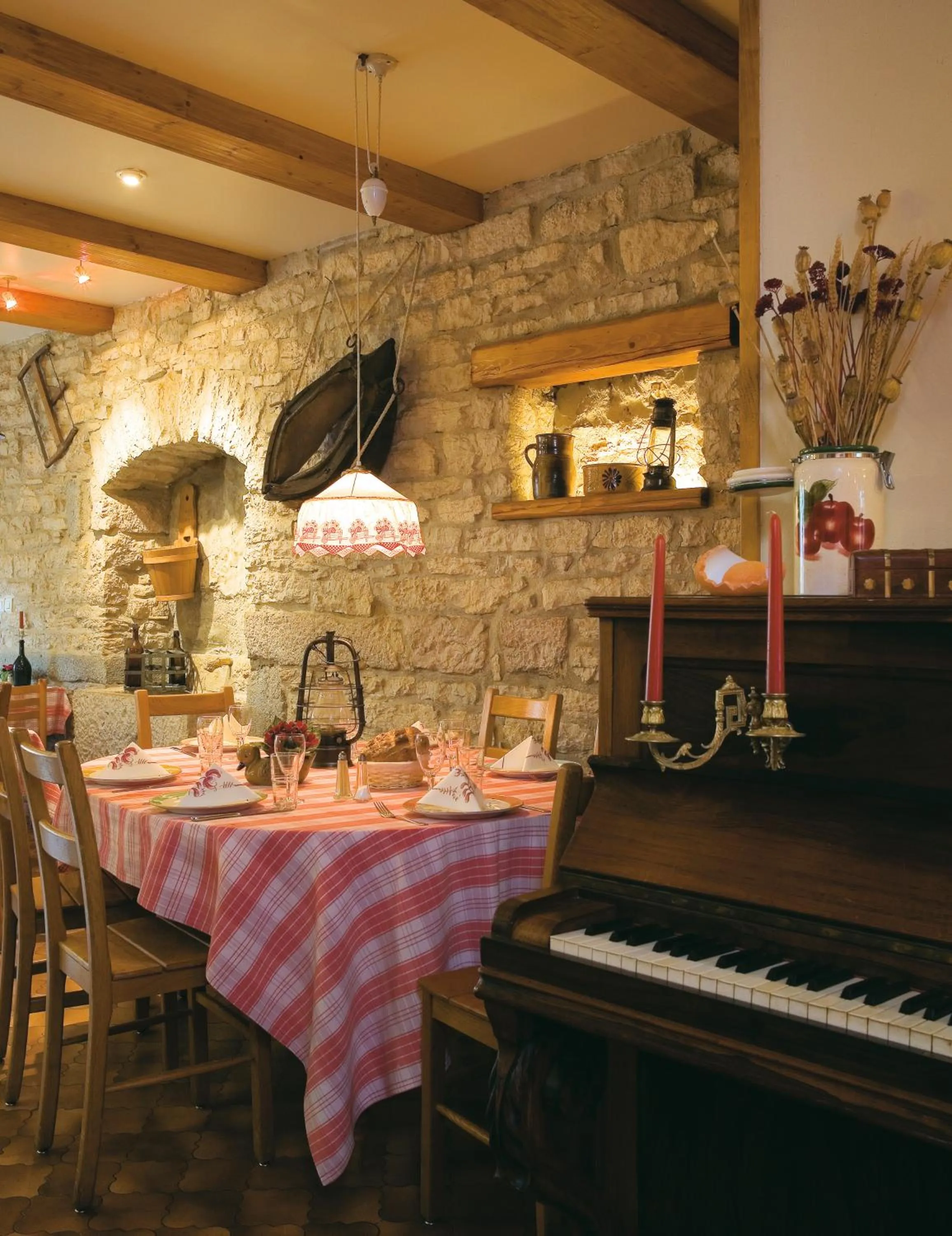 Restaurant/places to eat in Hôtel de la Poste