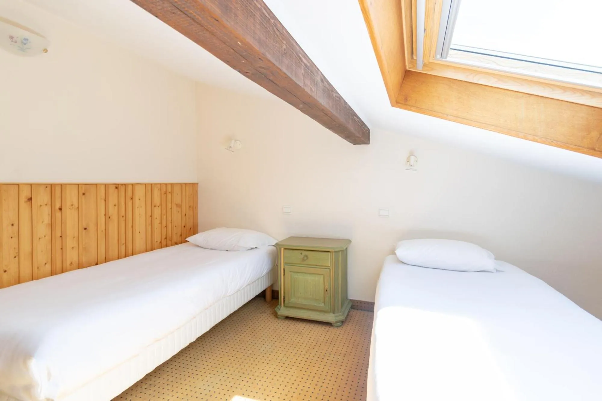 Bed in Hôtel de la Poste