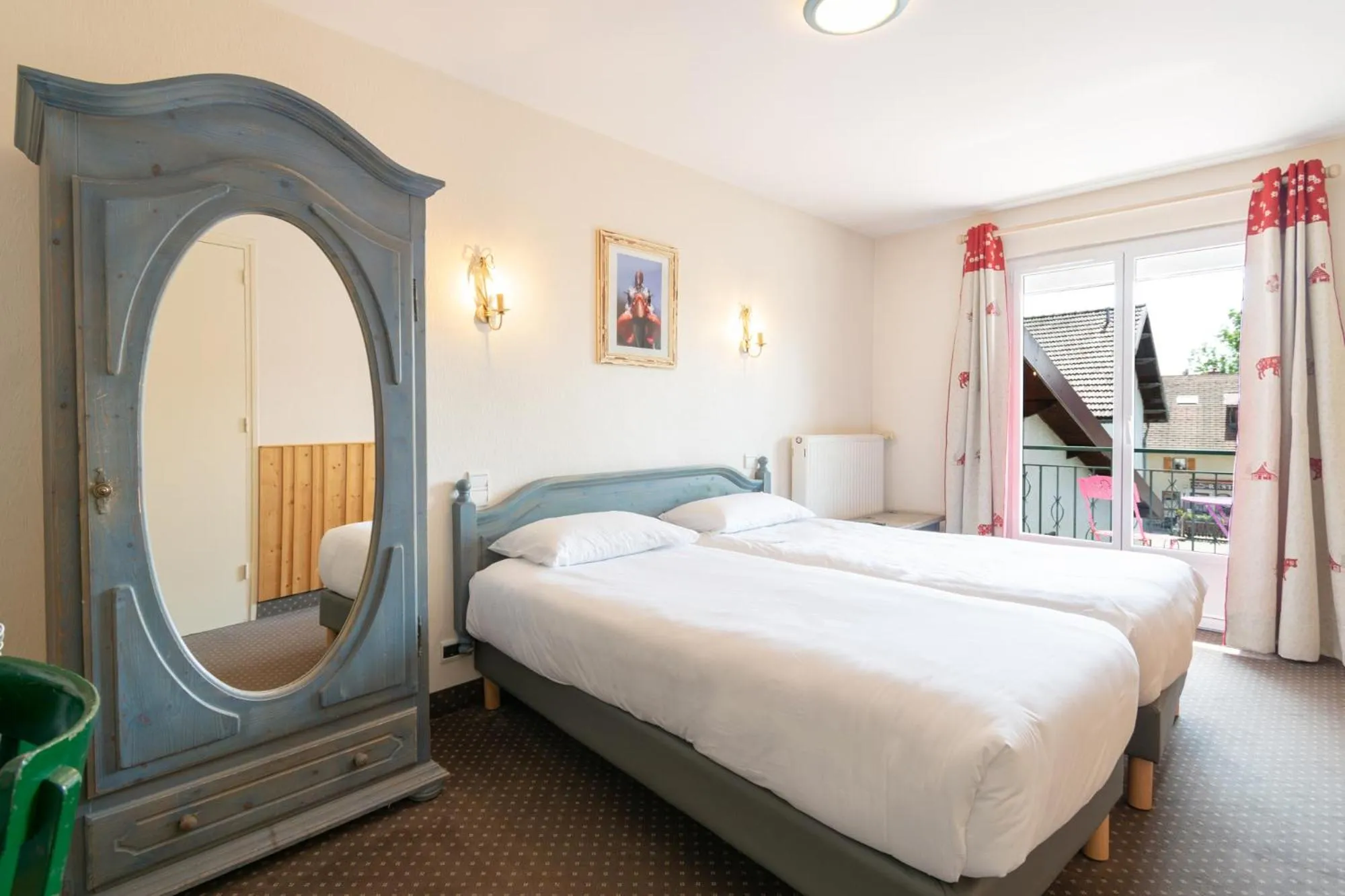 Bed in Hôtel de la Poste