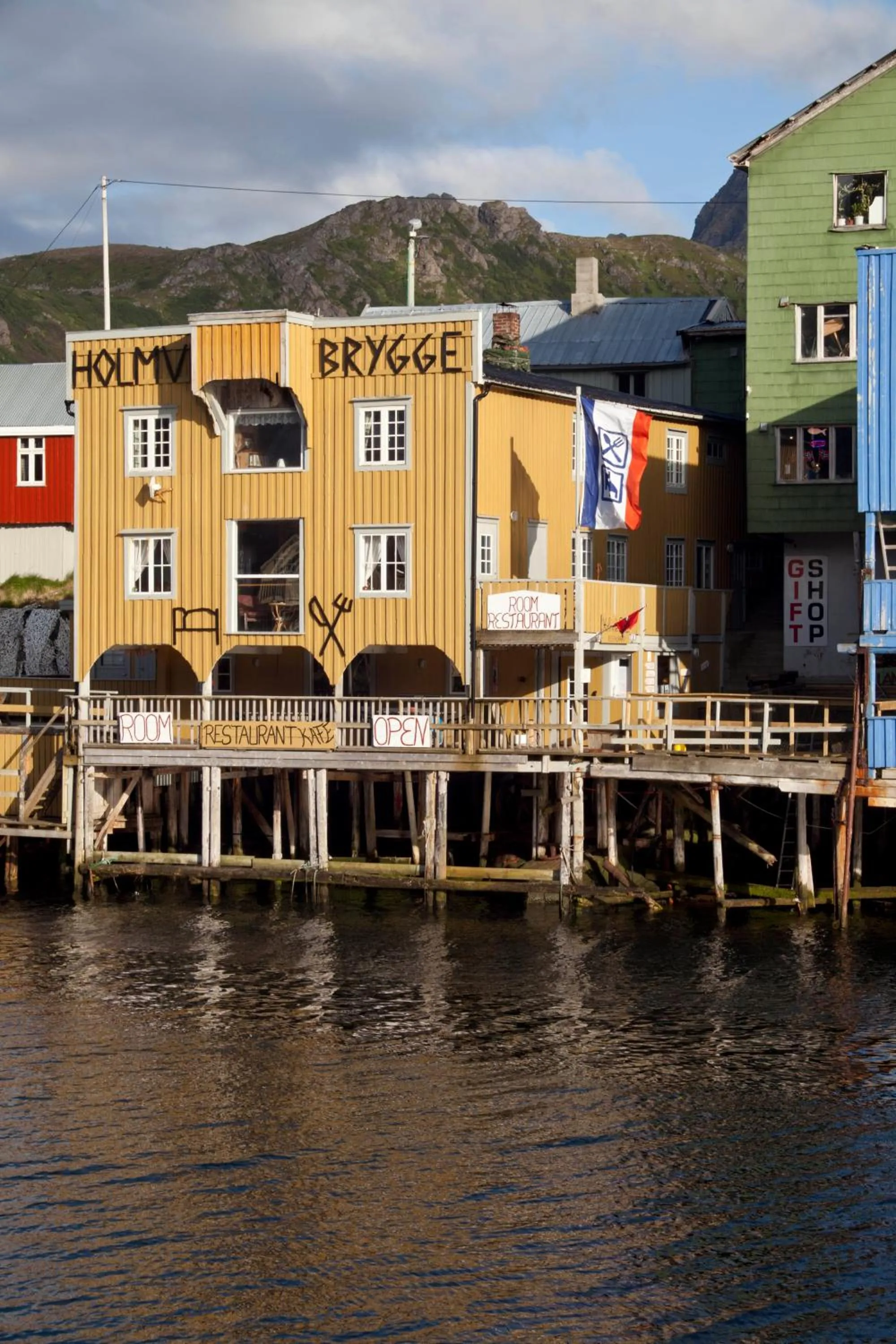 Decorative detail in Holmvik Brygge Nyksund