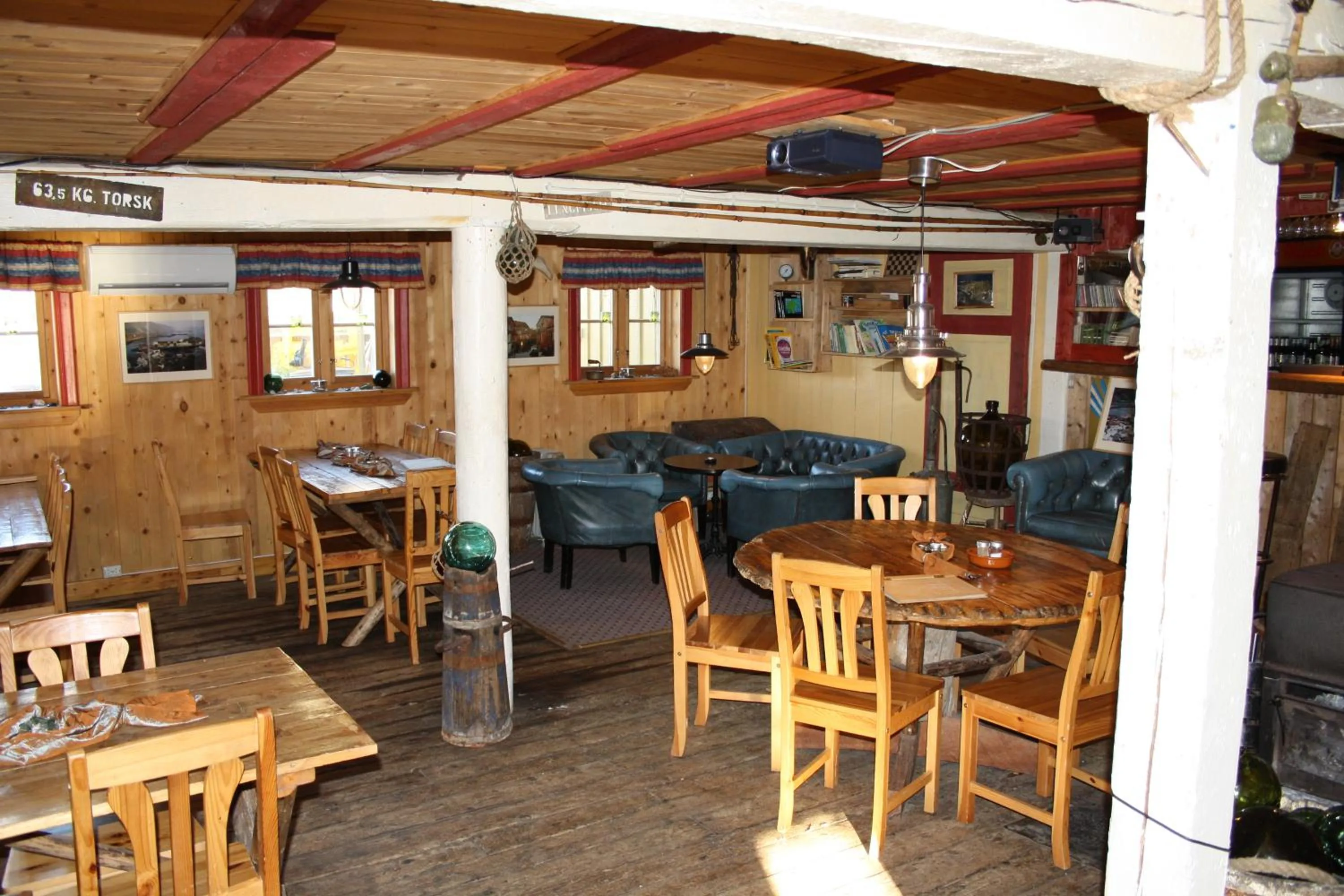 Lounge or bar in Holmvik Brygge Nyksund
