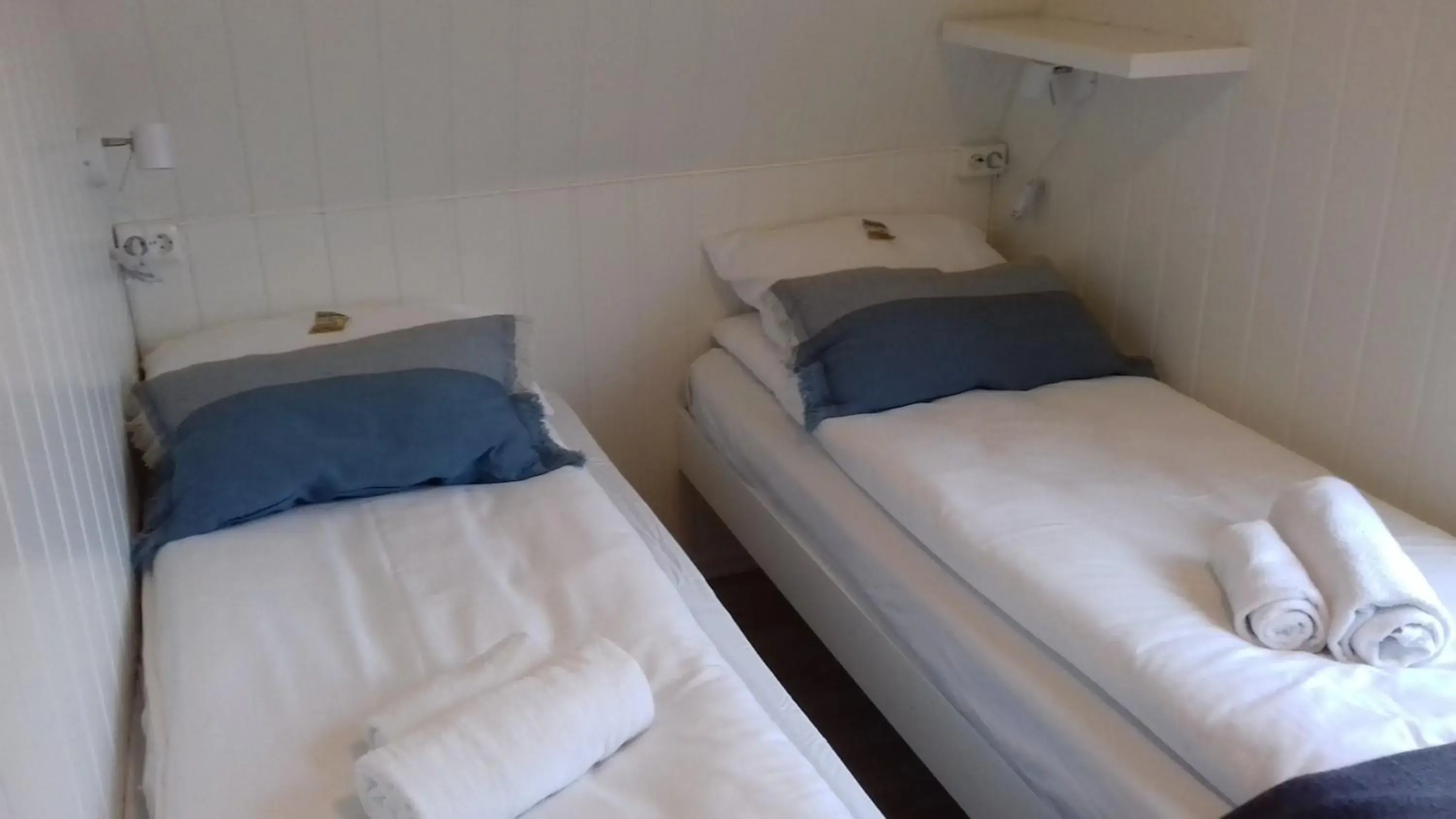 Twin Room with Bathroom - single occupancy in Holmvik Brygge Nyksund Twin Room with Bathroom - single occupancy in Holmvik Brygge Nyksund