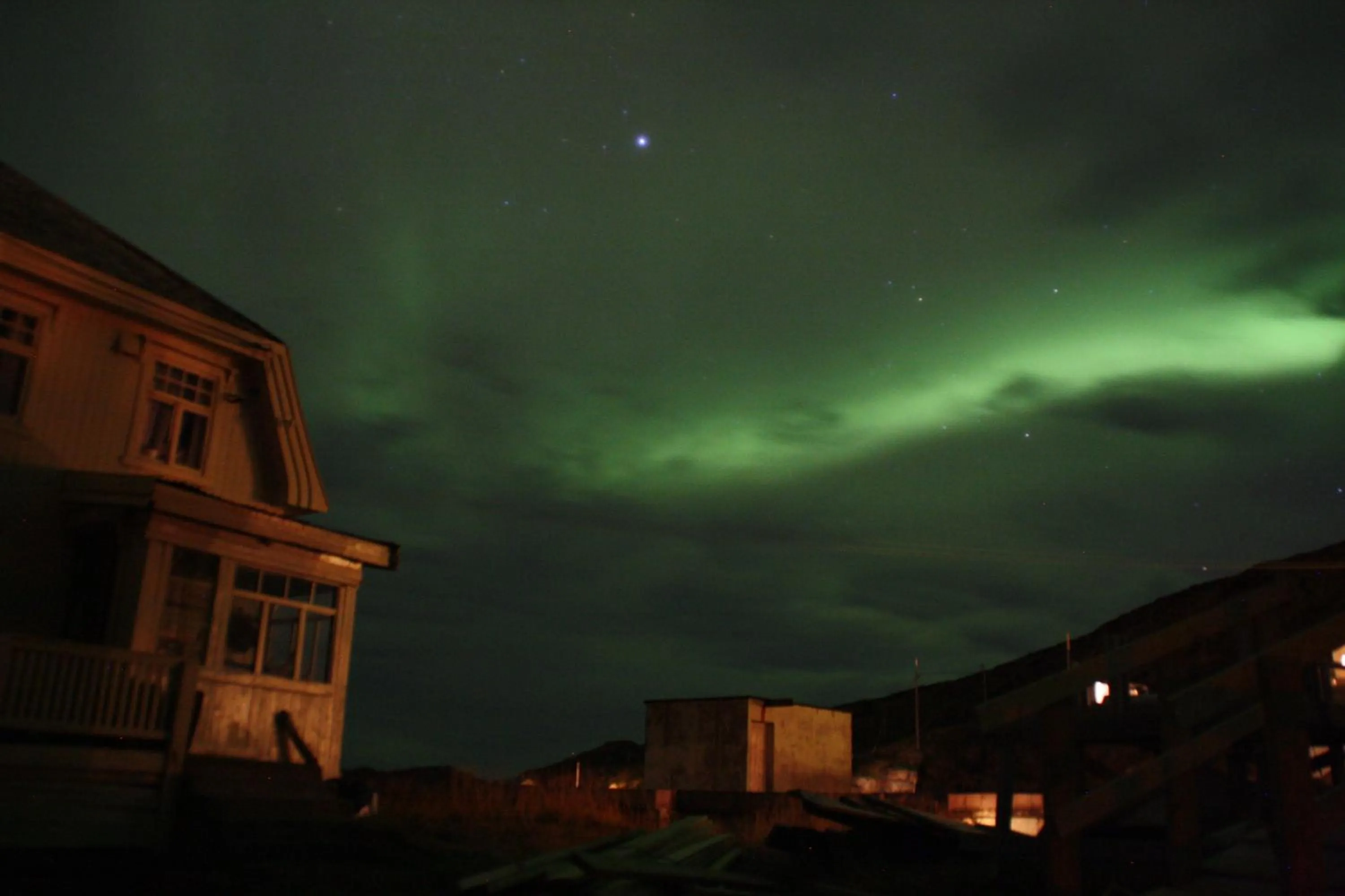Night in Holmvik Brygge Nyksund
