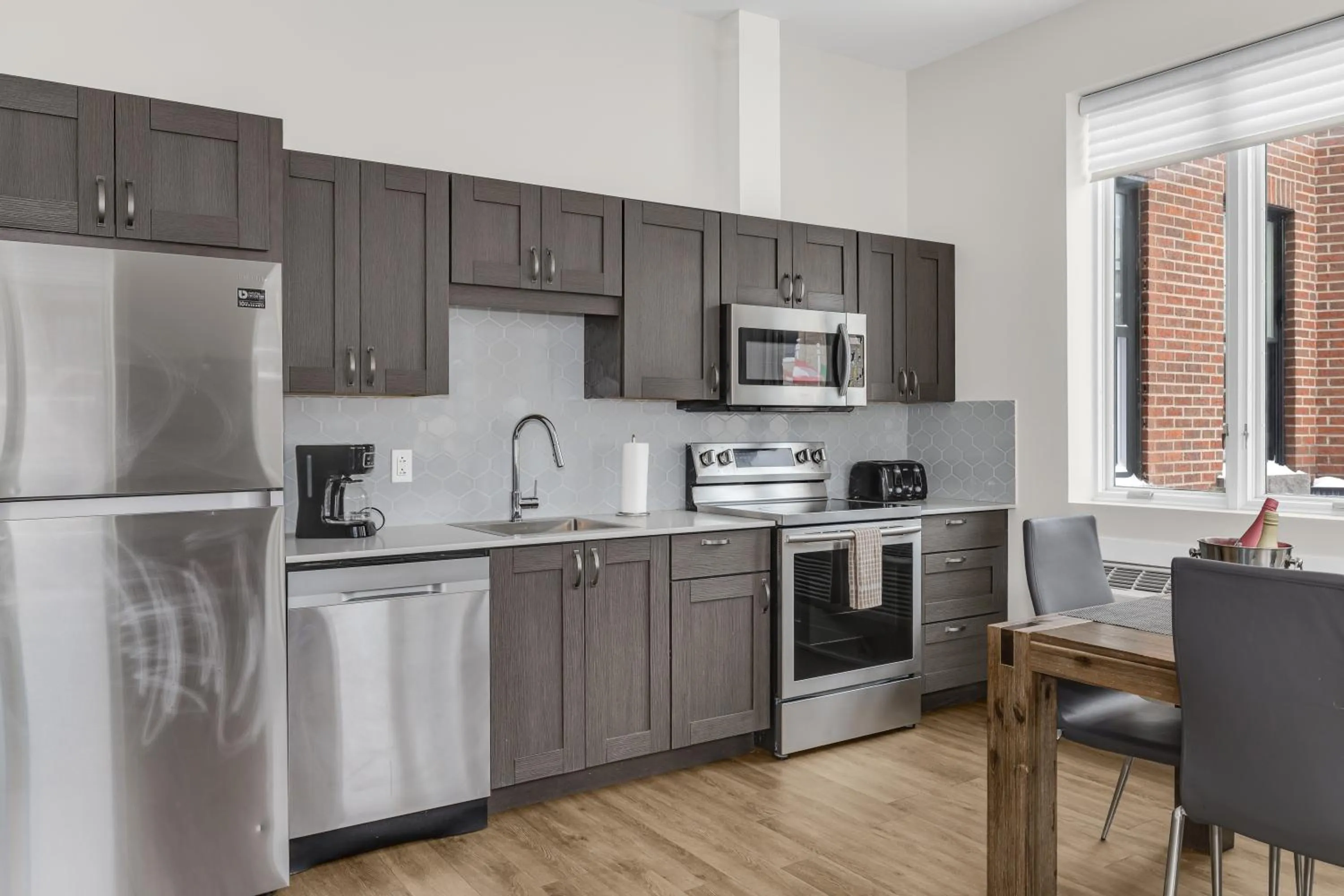 kitchen in Lake Placid Inn: Main Street