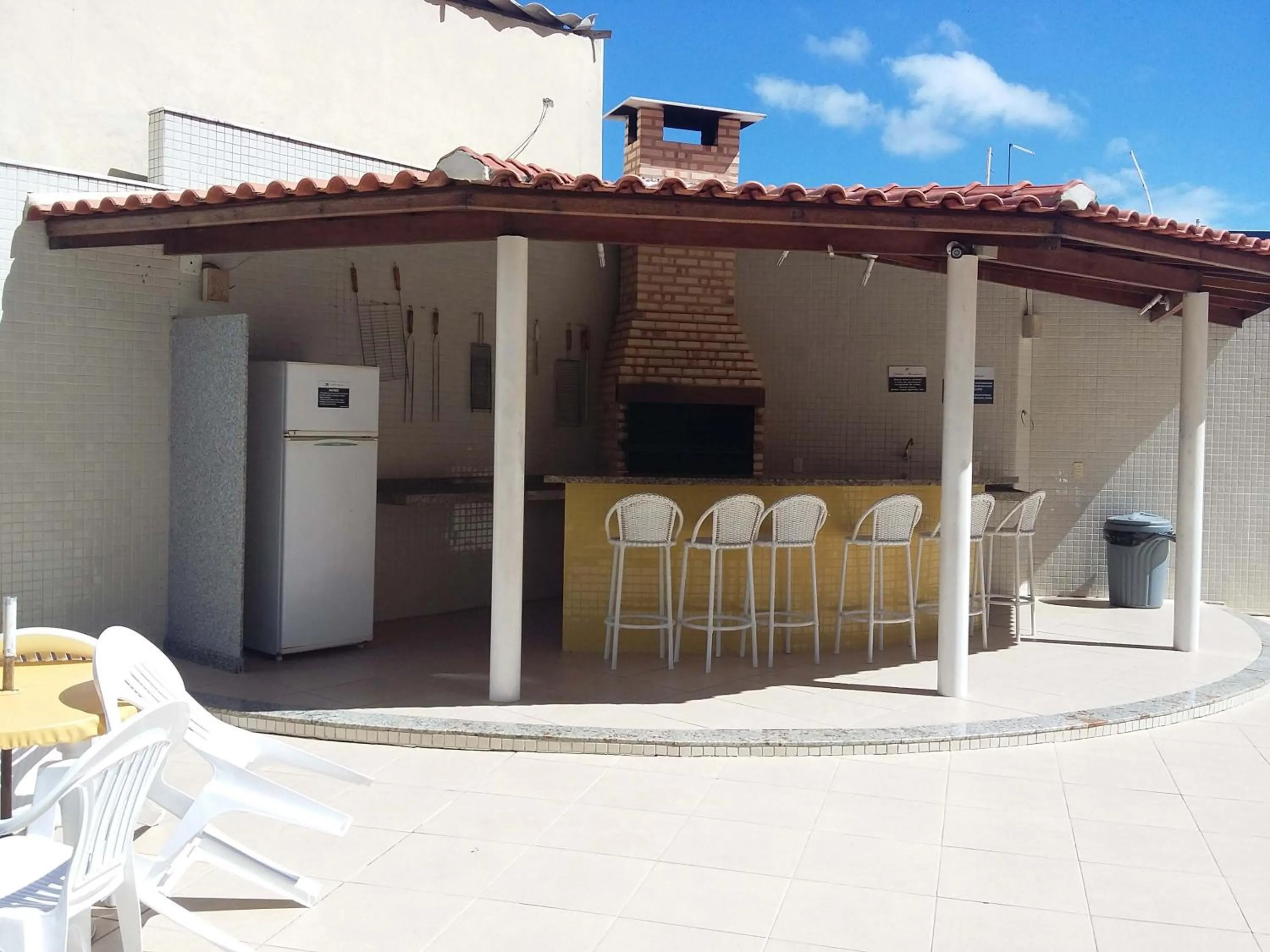 Swimming pool in Condominio Chateau Mondrian