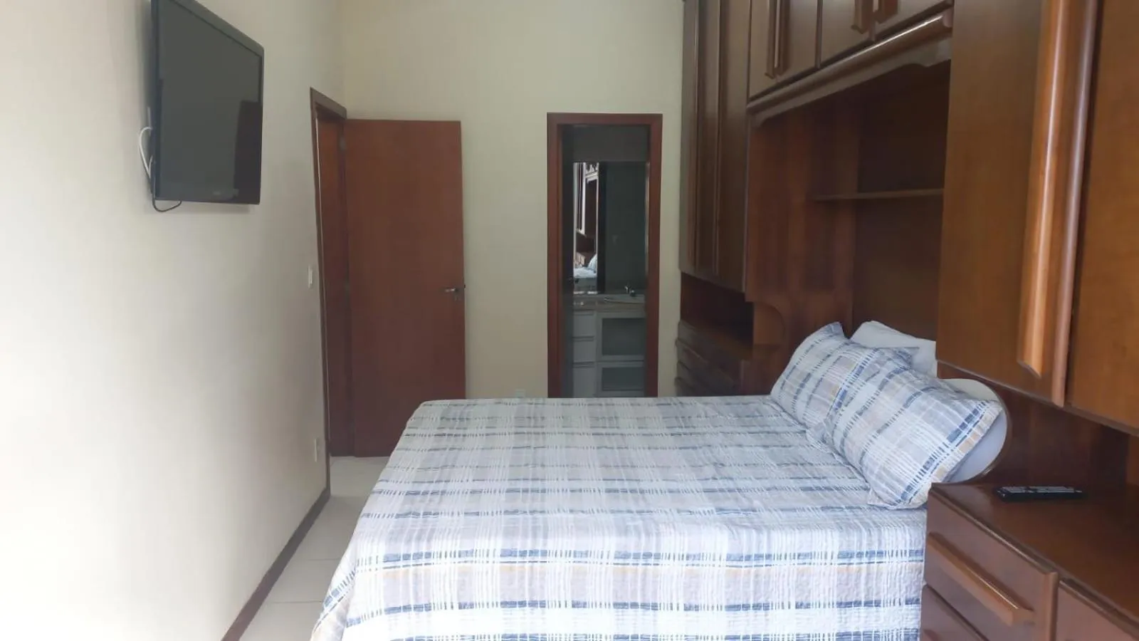 Photo of the whole room, Bed in Condominio Chateau Mondrian