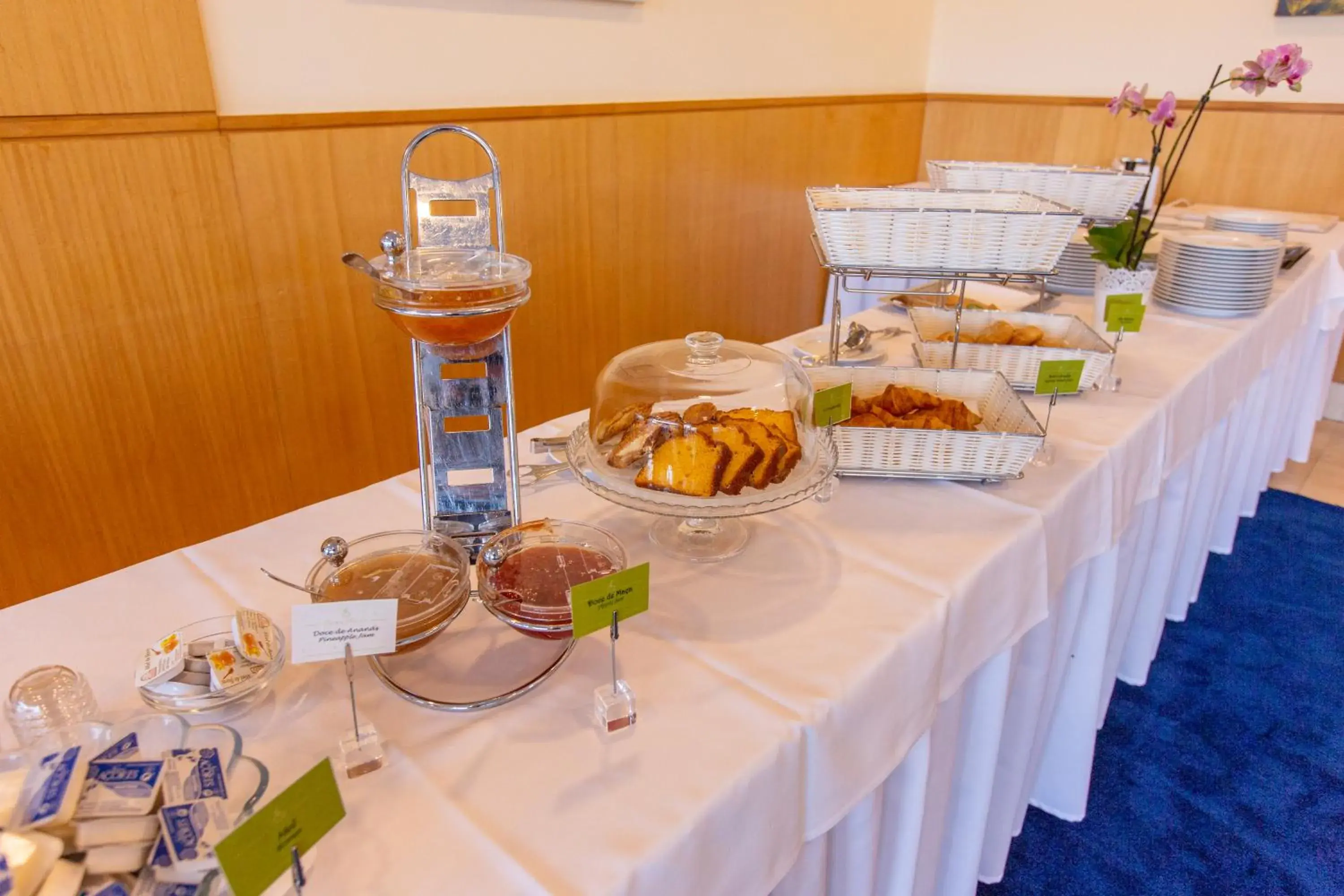 Breakfast in MS Vila Nova Breakfast in MS Vila Nova