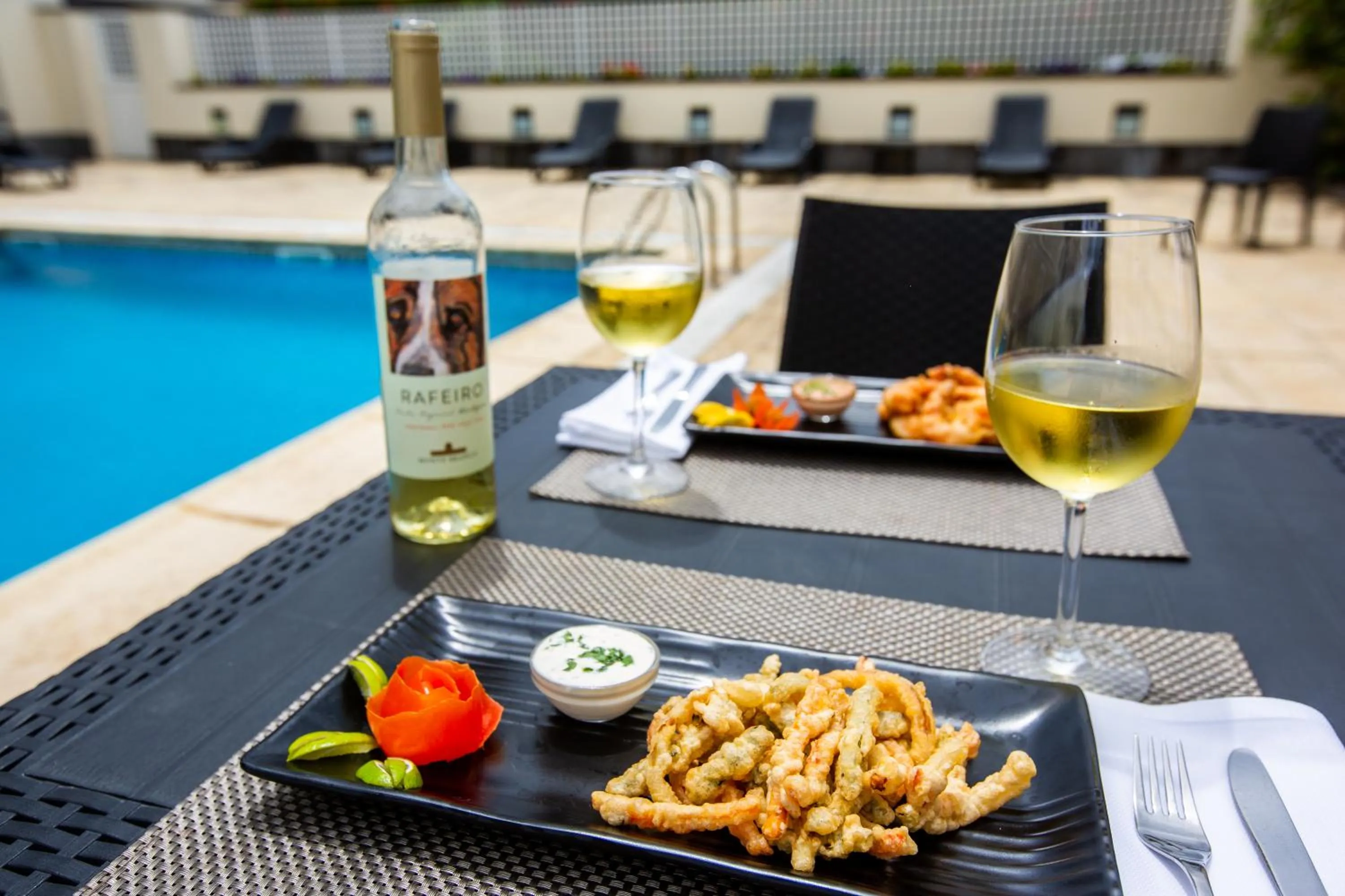 Swimming pool in MS Vila Nova