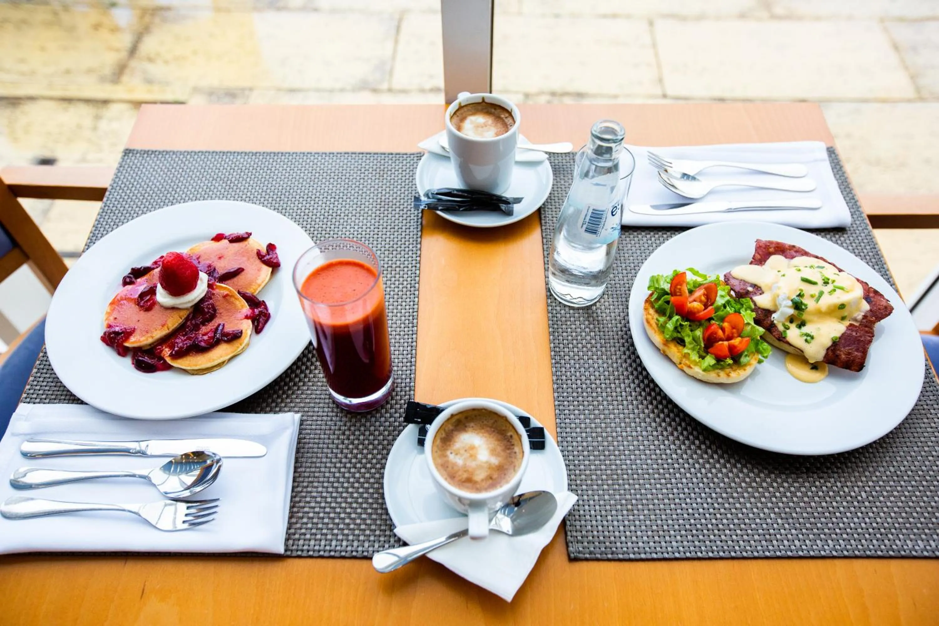 Food and drinks in MS Vila Nova