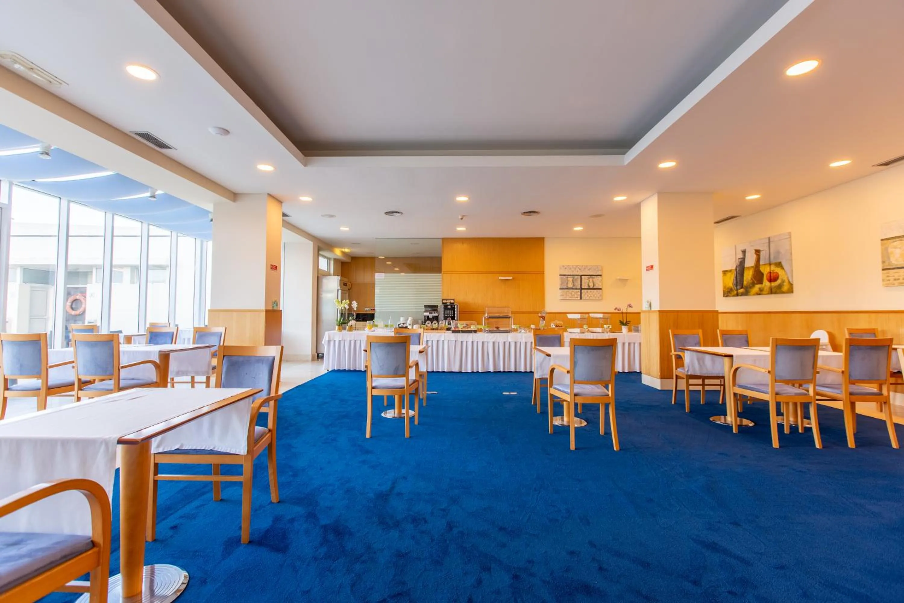 Restaurant/places to eat in MS Vila Nova