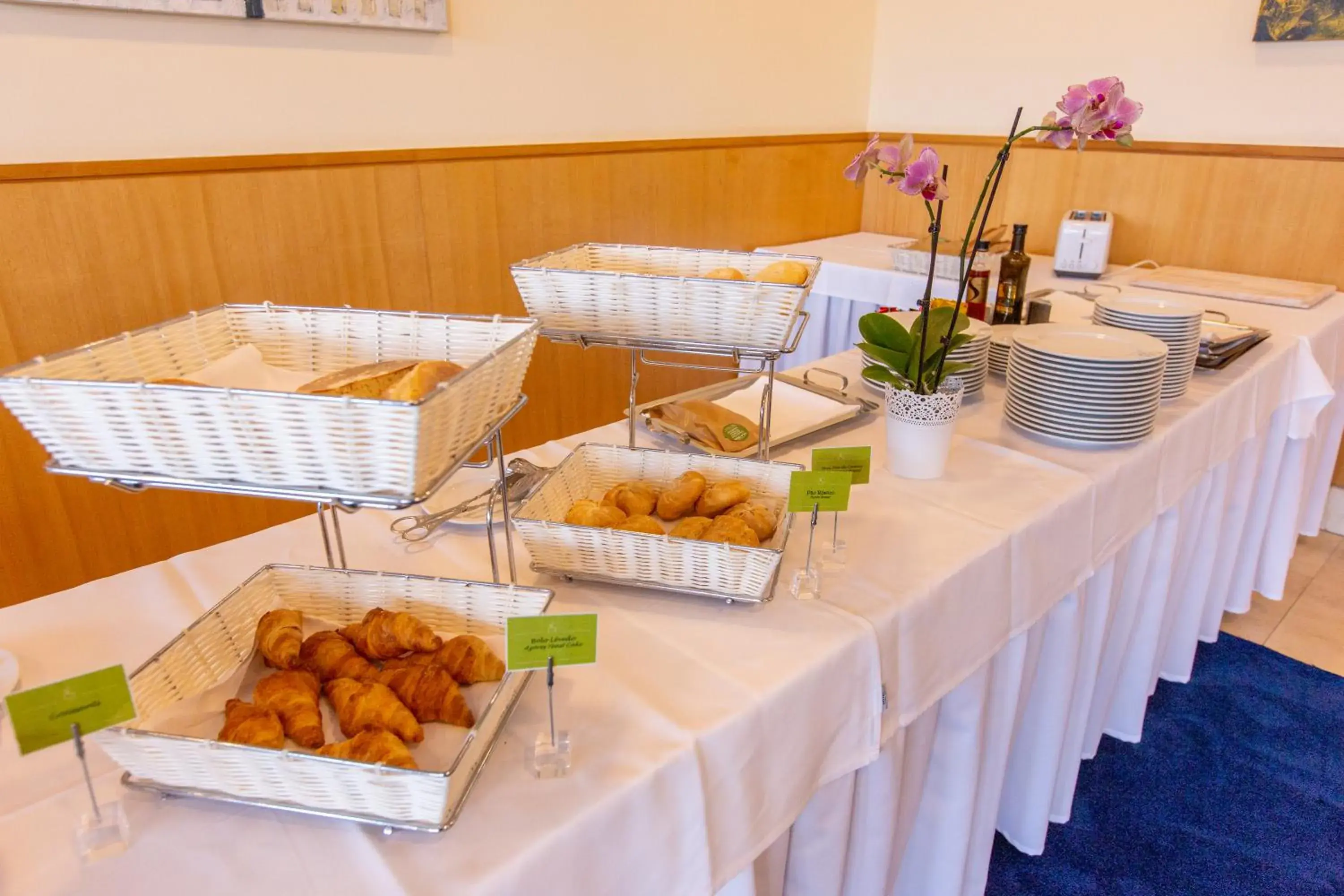 Breakfast in MS Vila Nova Breakfast in MS Vila Nova