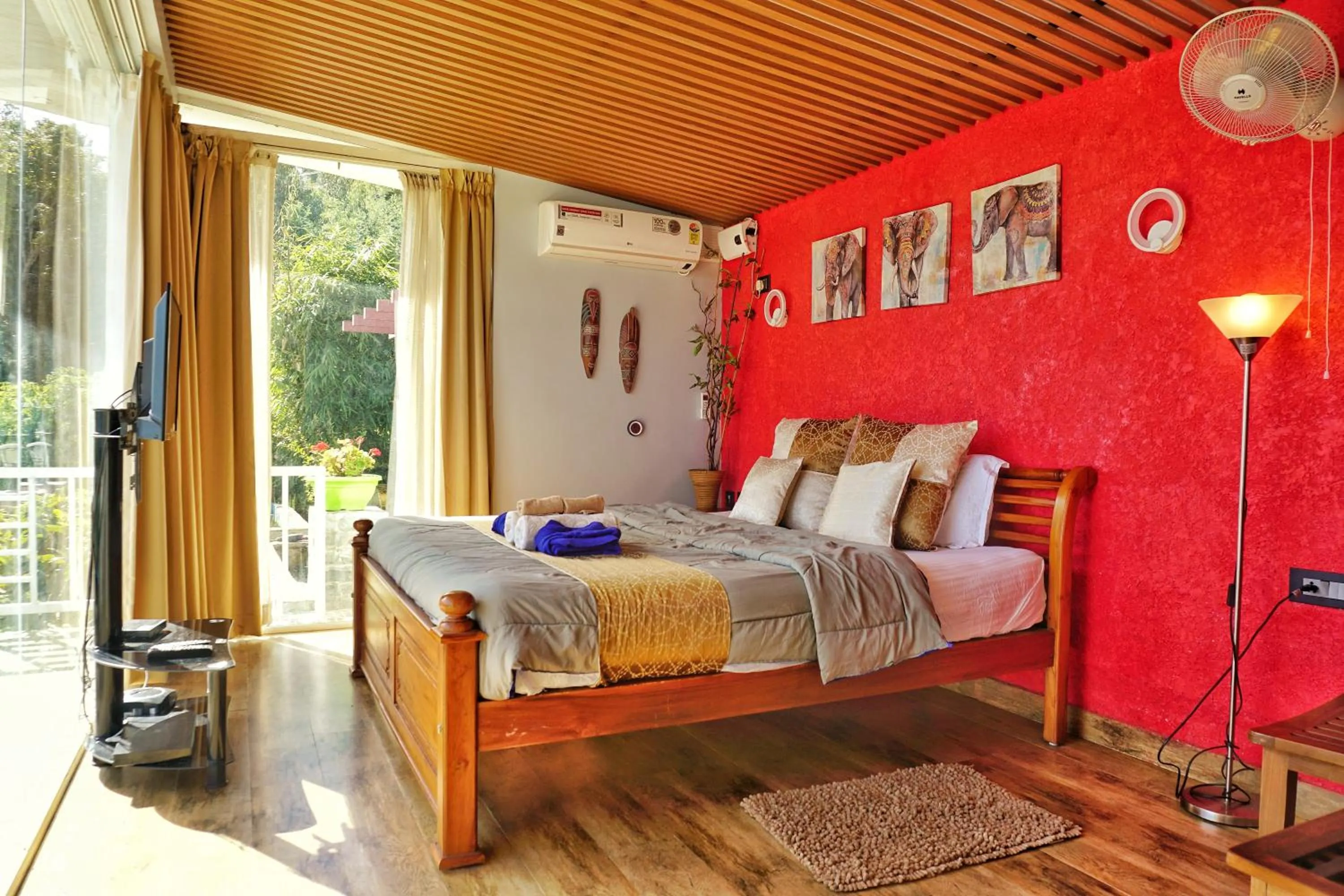 Bed in La Niebla Farm Resort