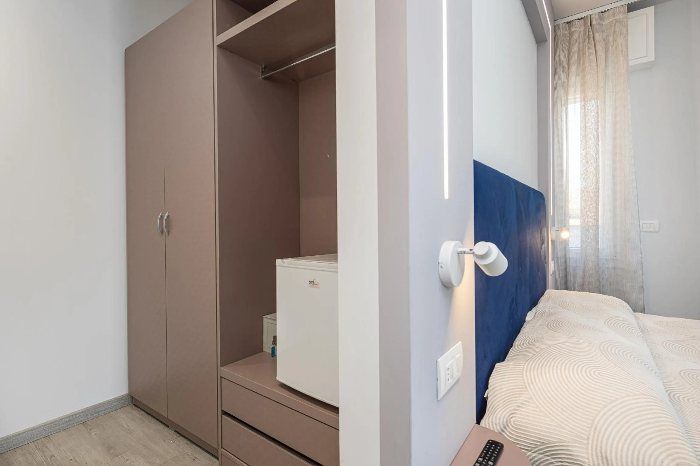 wardrobe in Hotel Niagara