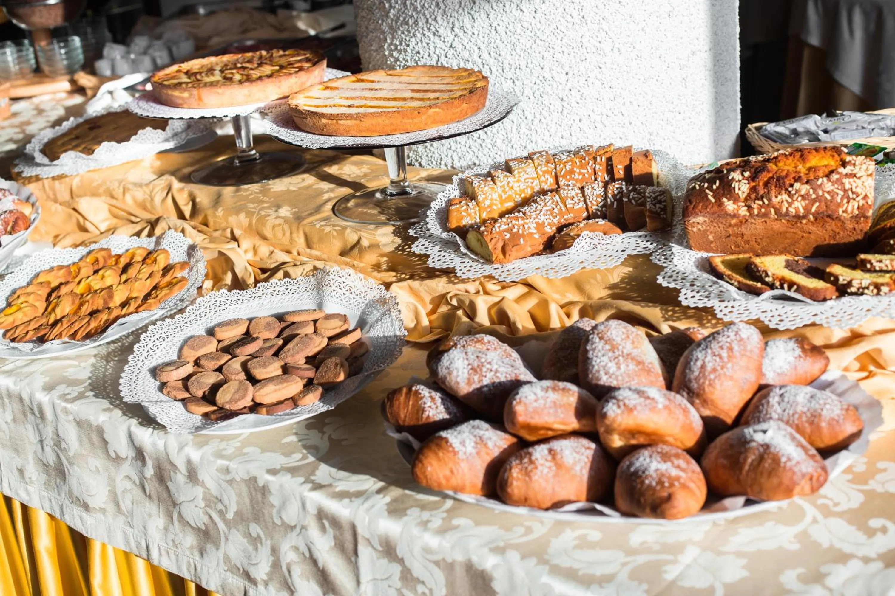 Food in Hotel Niagara