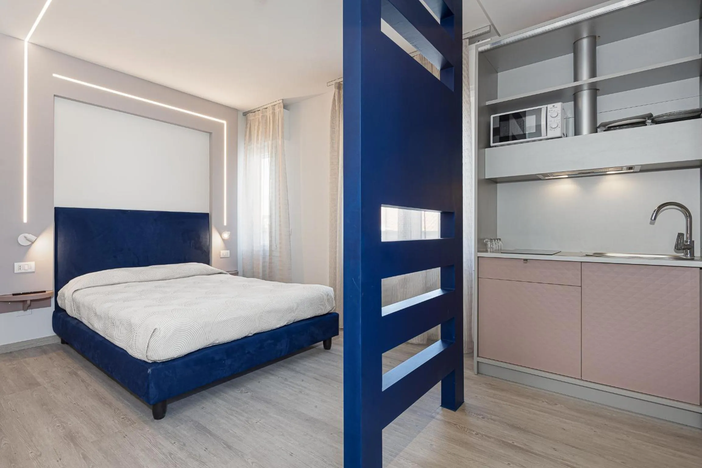 Bed in Hotel Niagara