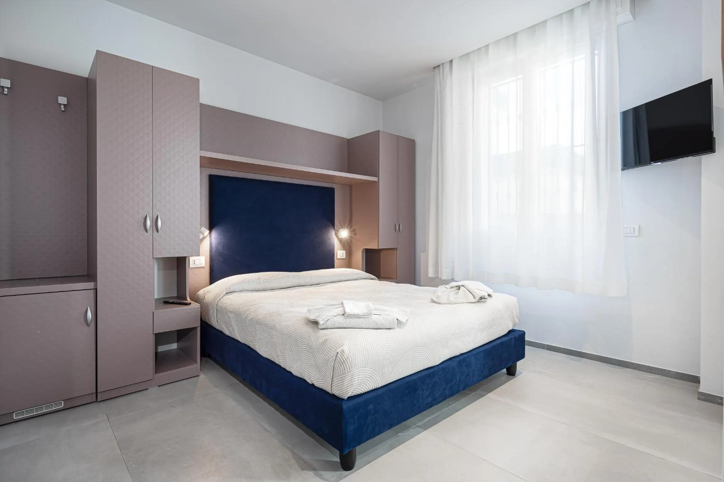 Bed in Hotel Niagara