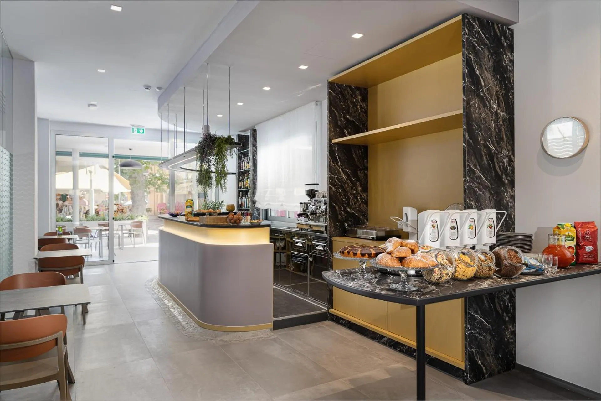 Breakfast in Hotel Niagara