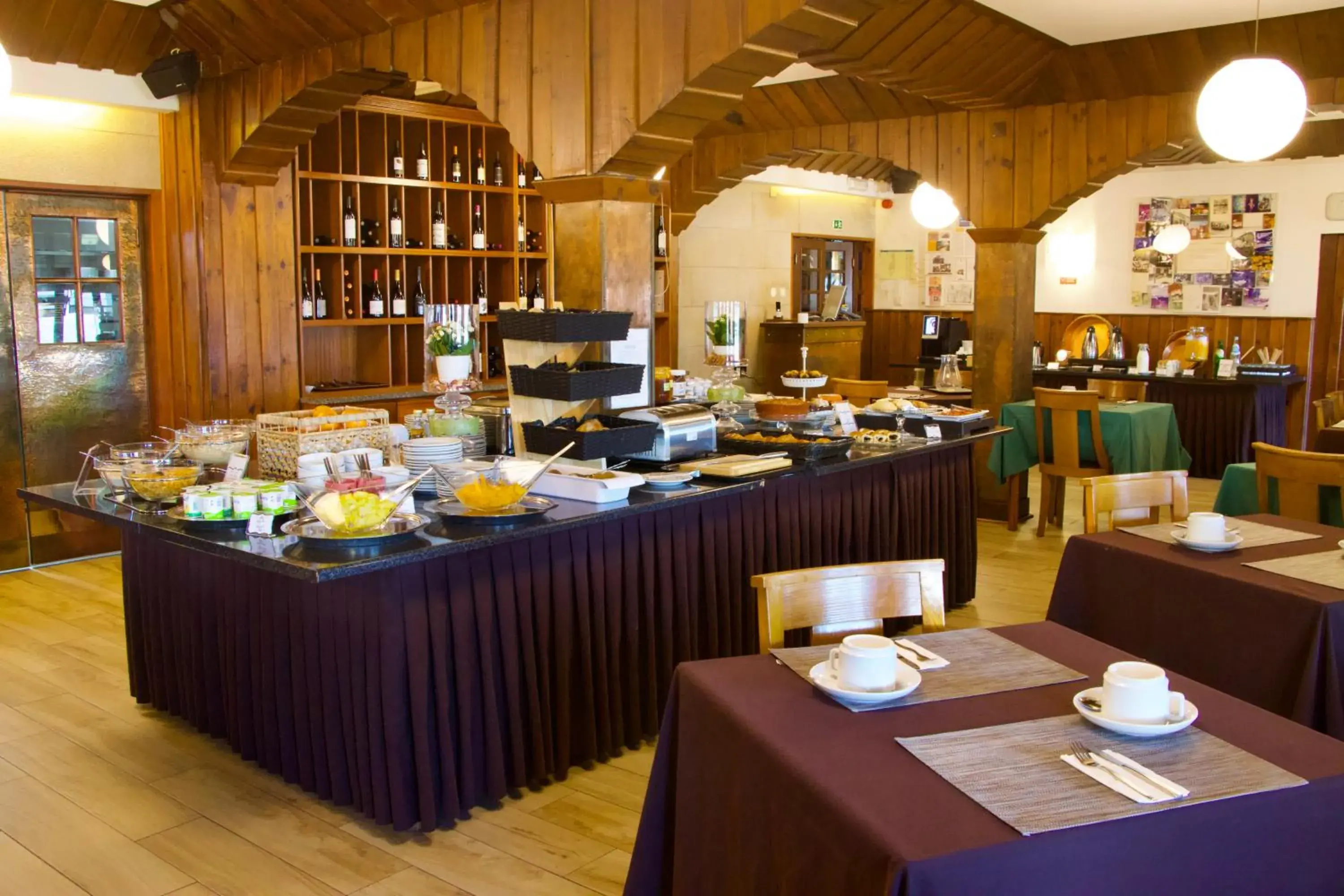 Restaurant/places to eat in Hotel Eurosol Seia Camelo Restaurant/places to eat in Hotel Eurosol Seia Camelo