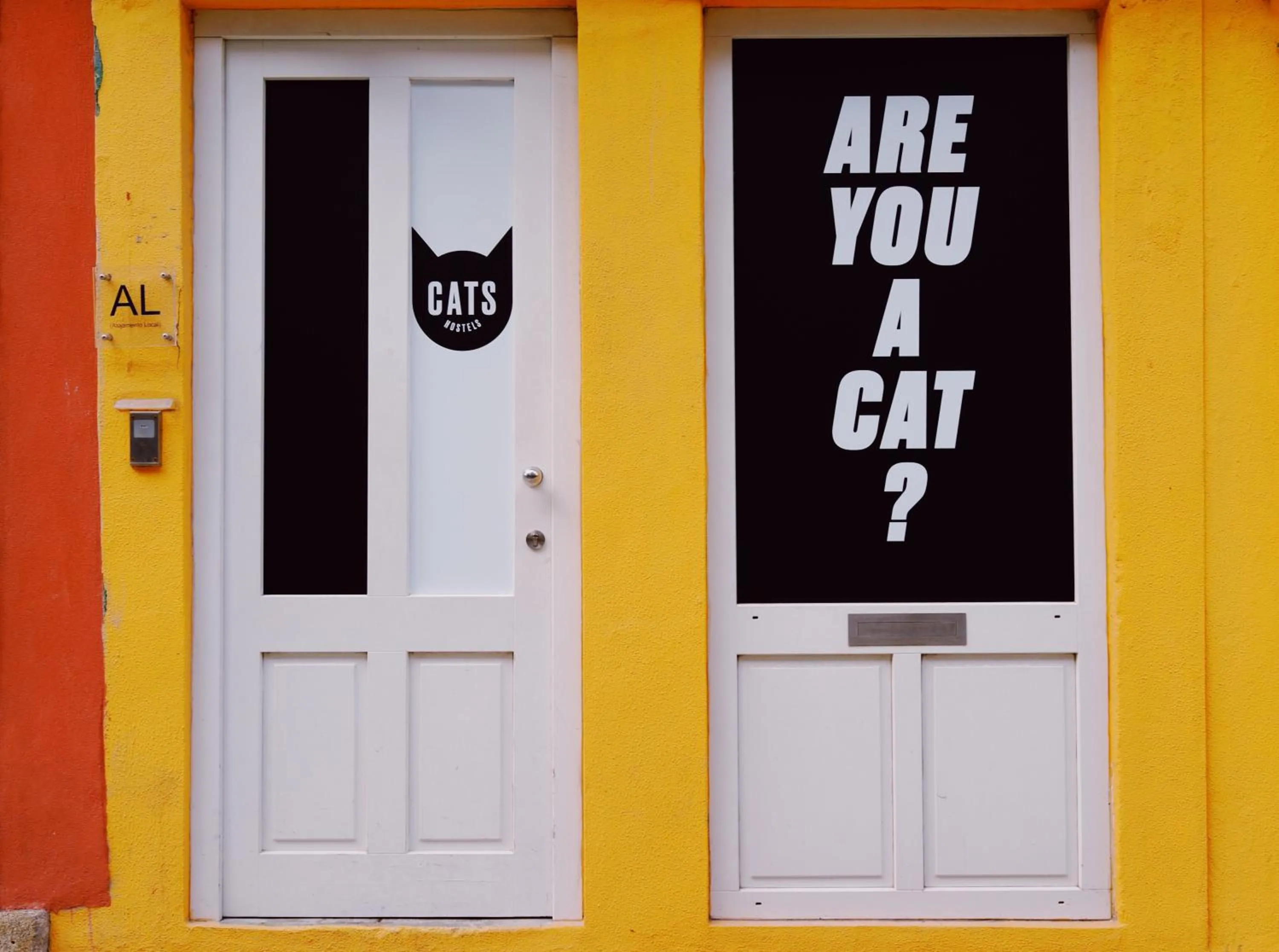 Superior Twin Room - Annex Building in CATS Porto Hostel
