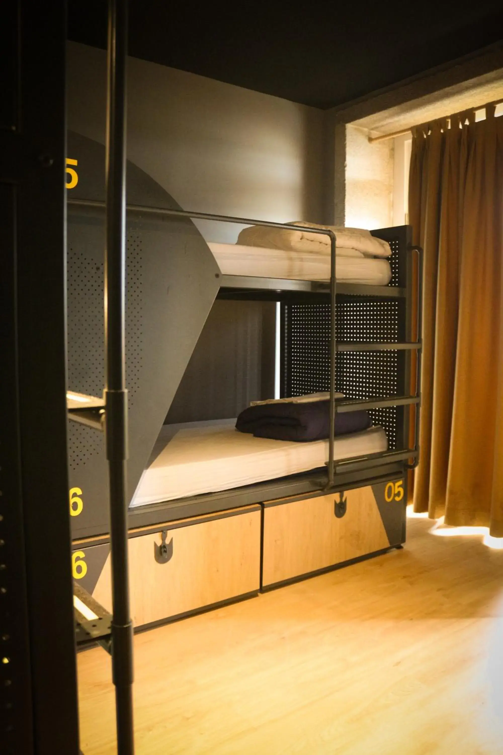 Bed in 8-Bed Female Dormitory Room in CATS Porto Hostel Bed in 8-Bed Female Dormitory Room in CATS Porto Hostel