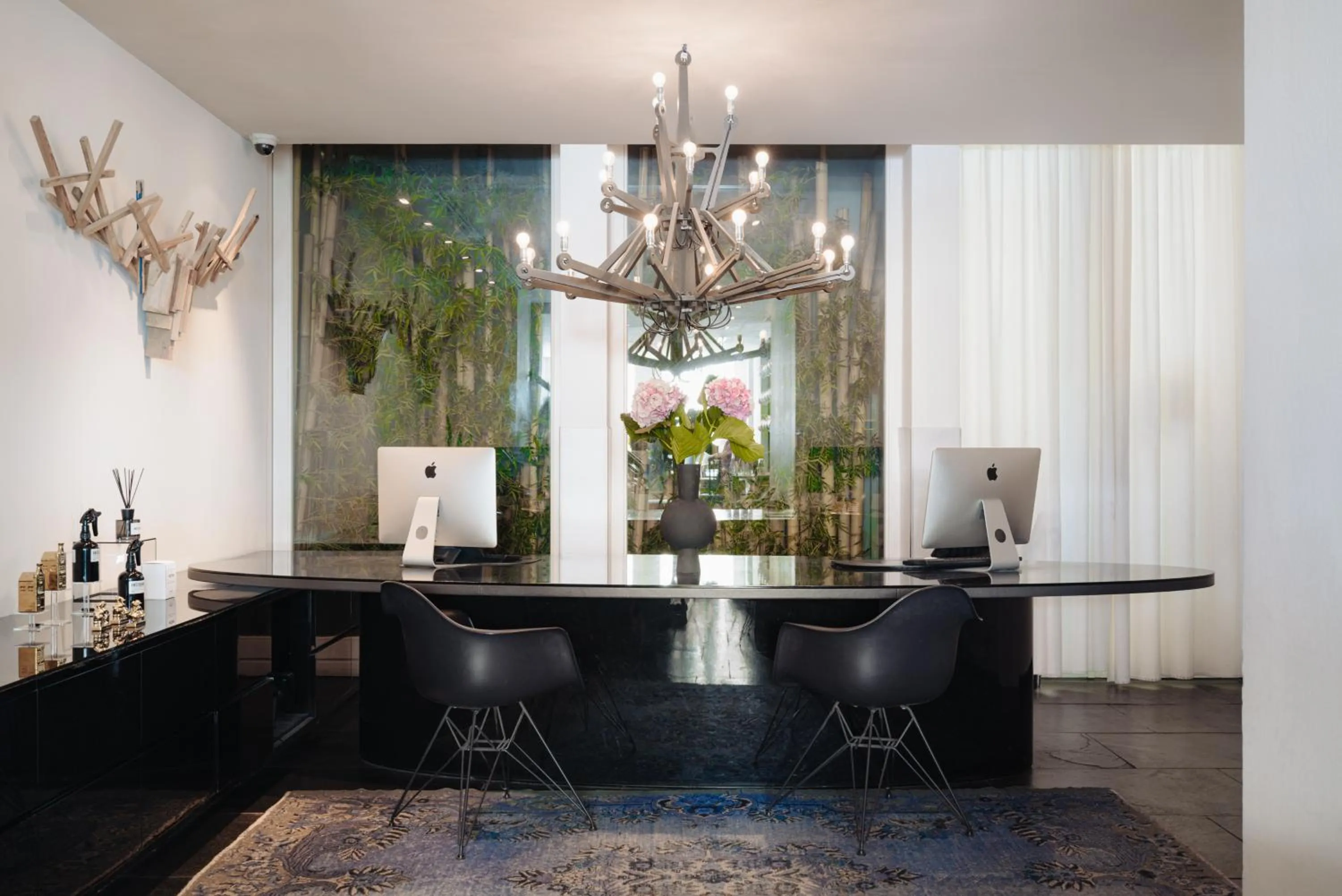 Lobby or reception in Sir Albert Hotel, part of Sircle Collection