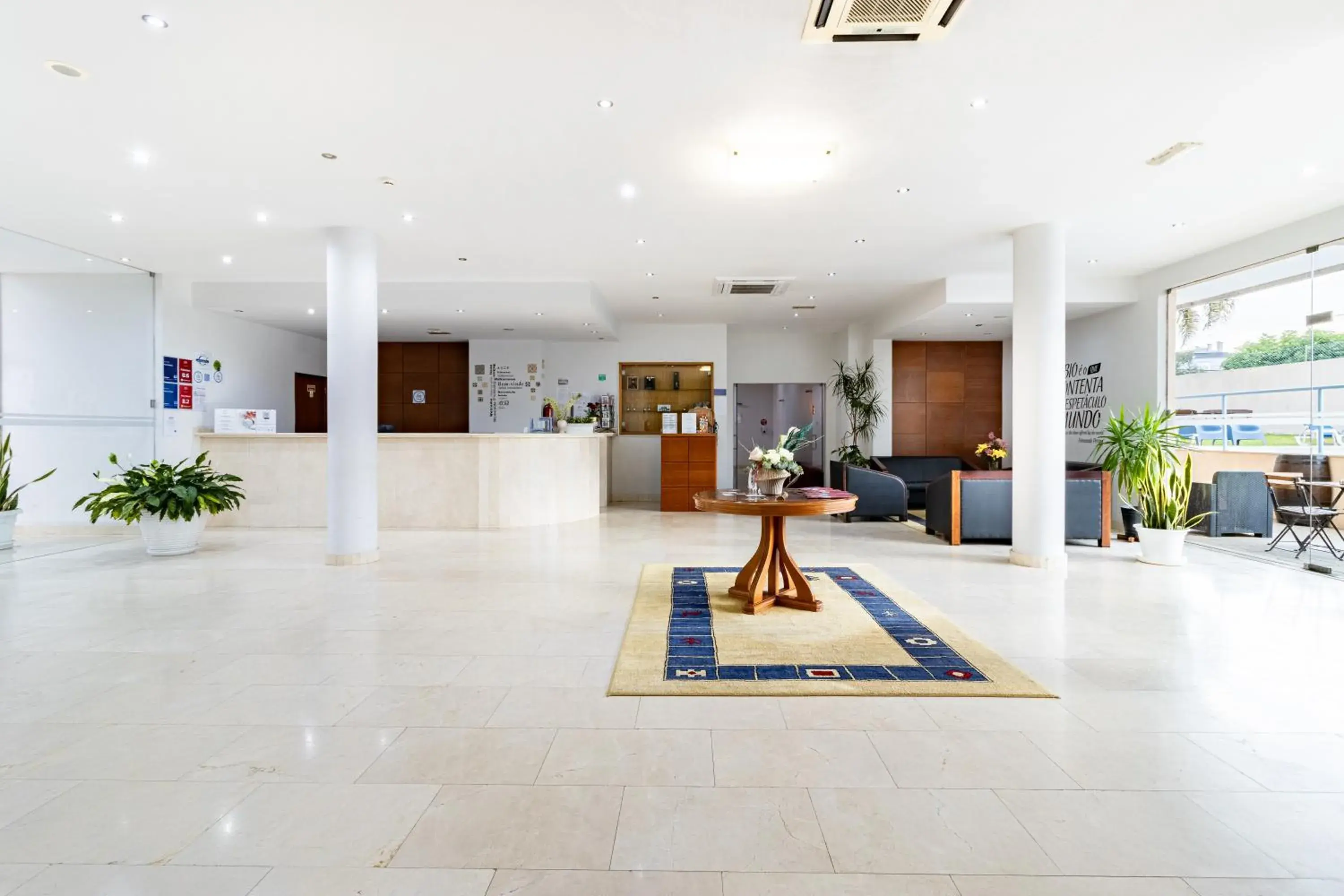 Lobby or reception in Hotel La Fontaine Lobby or reception in Hotel La Fontaine